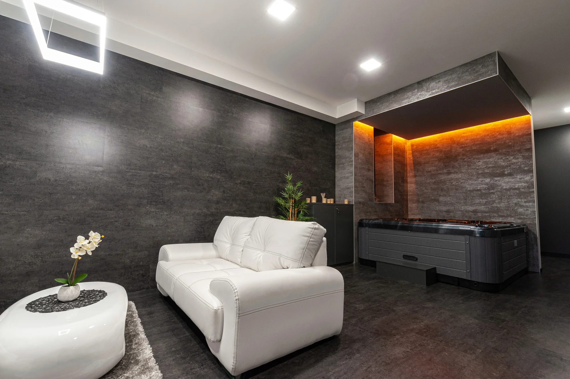 Privátní wellness s vířivkou a saunou pro dva: 120 minut relaxace i lahev sektu