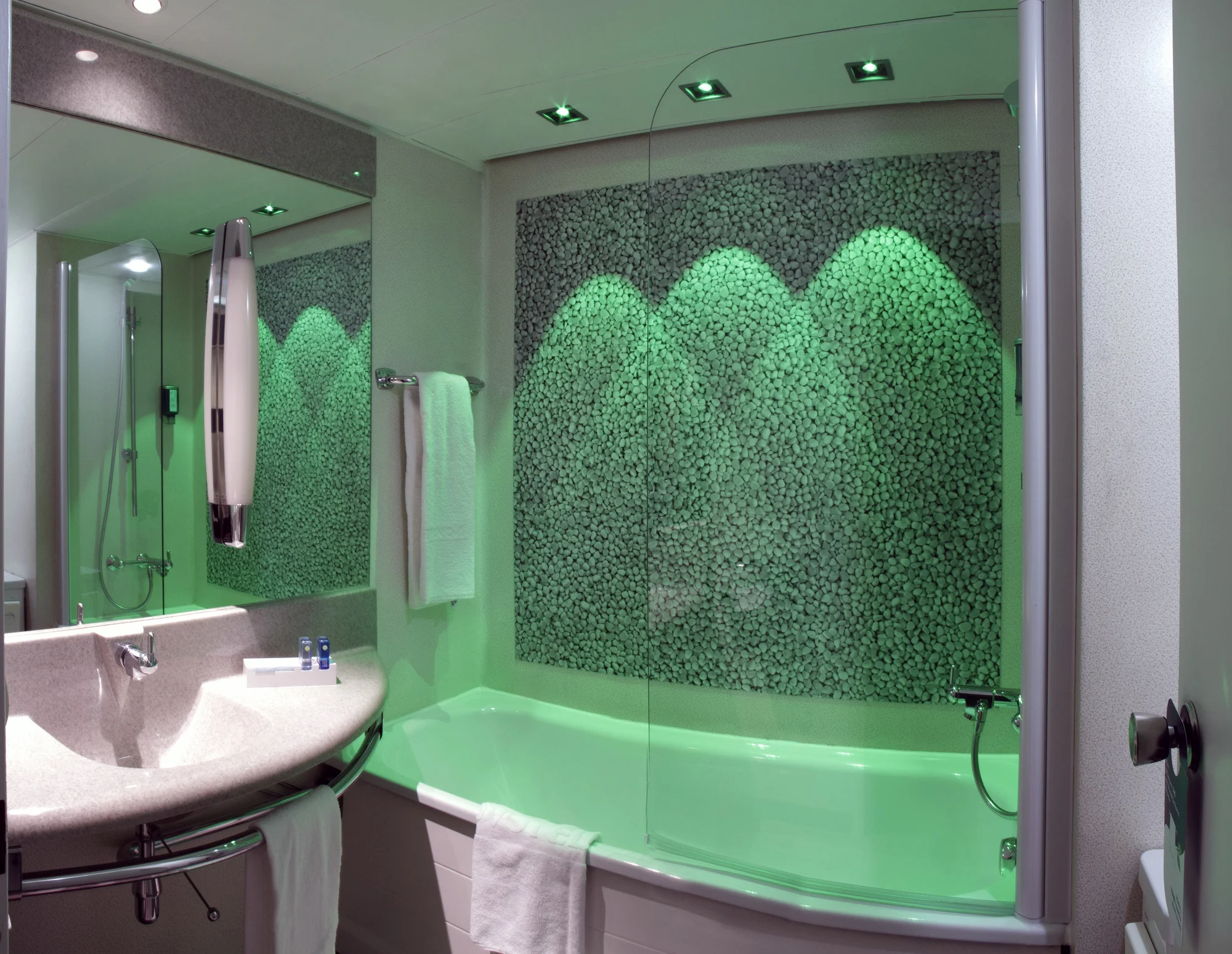 Rakouský Linec: 3* hotel se saunou a bazénem, v ceně jízda turistickým vláčkem