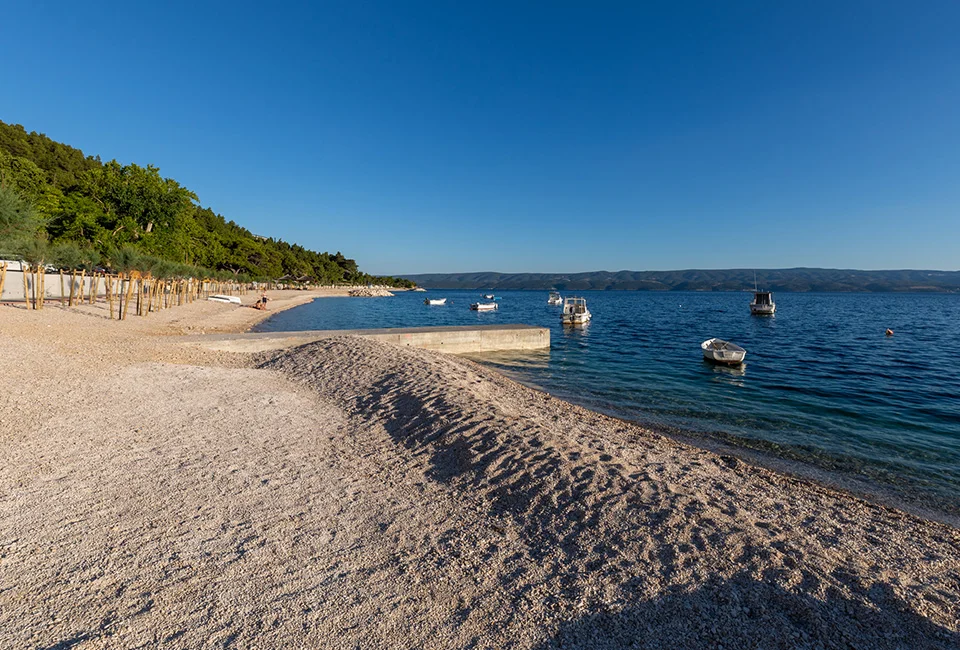 Na dovolenou do Chorvatska: hotel v Omiši blízko pláže, polopenze