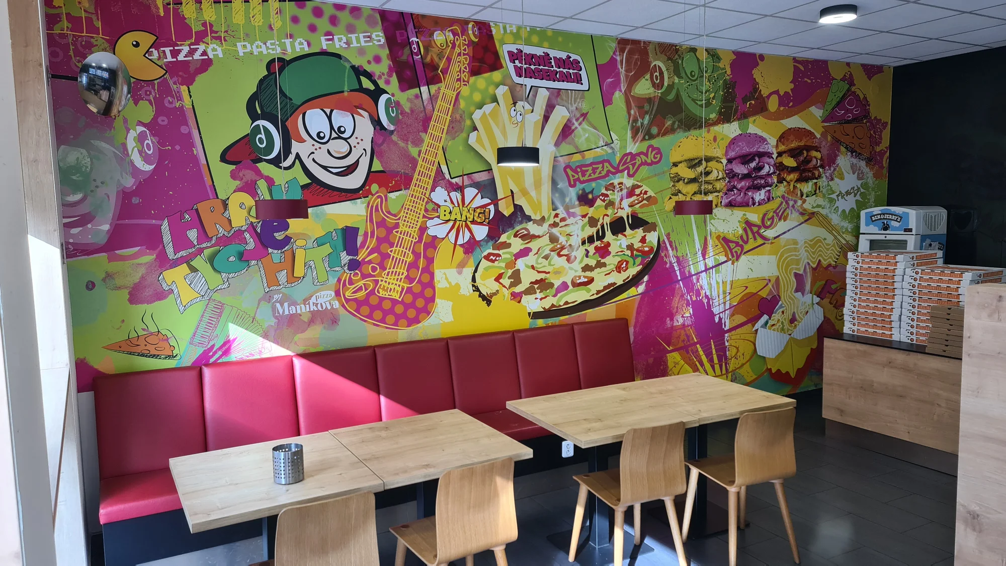 Dobrota z Maníkova bistra východ: 1, 2 nebo 4 pizzy podle výběru