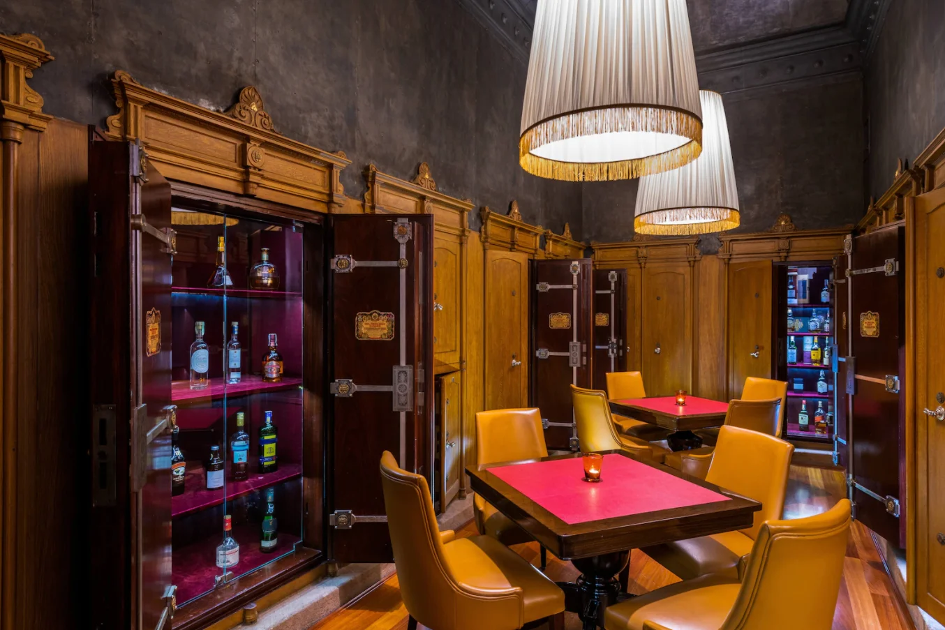 5* hotel v novorenesančním paláci v centru Prahy: luxusní pokoje, varianty se snídaní i vstupem do spa