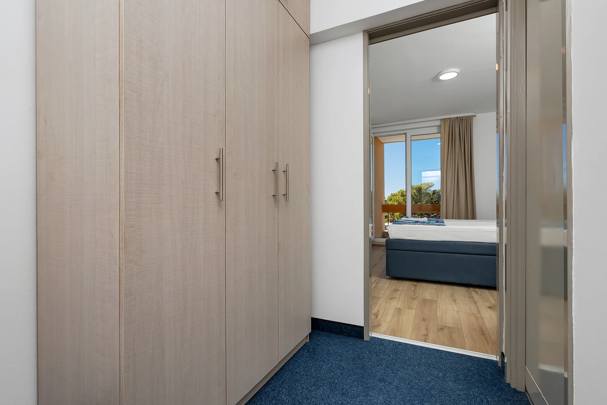 Dovolená v Bašce Vodě se snídaní či polopenzí plus, resort hned u pláže