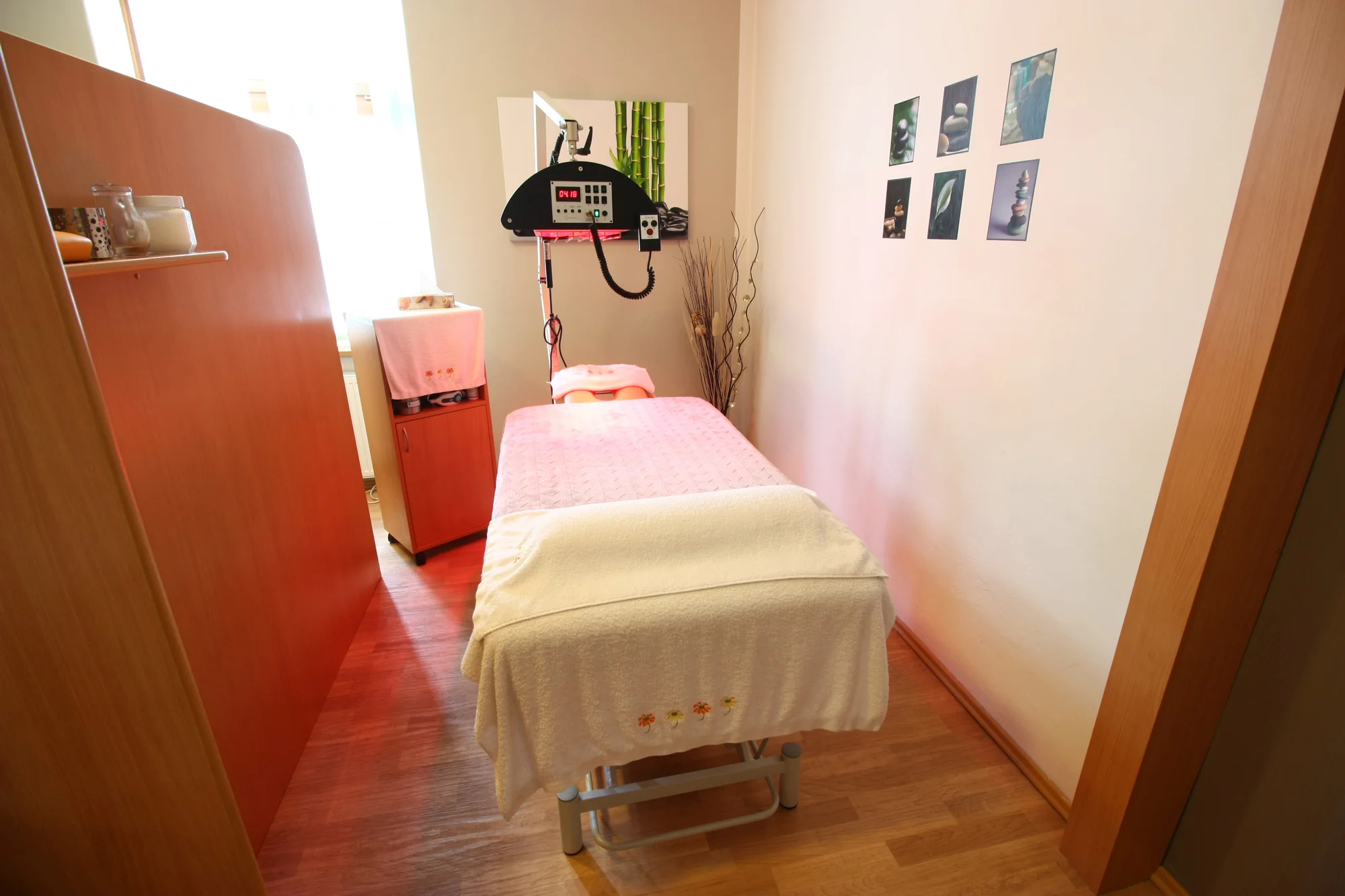 Čas jen a jen pro vás: liftingová masáž obličeje a třeba i aroma masáž zad, šíje a končetin