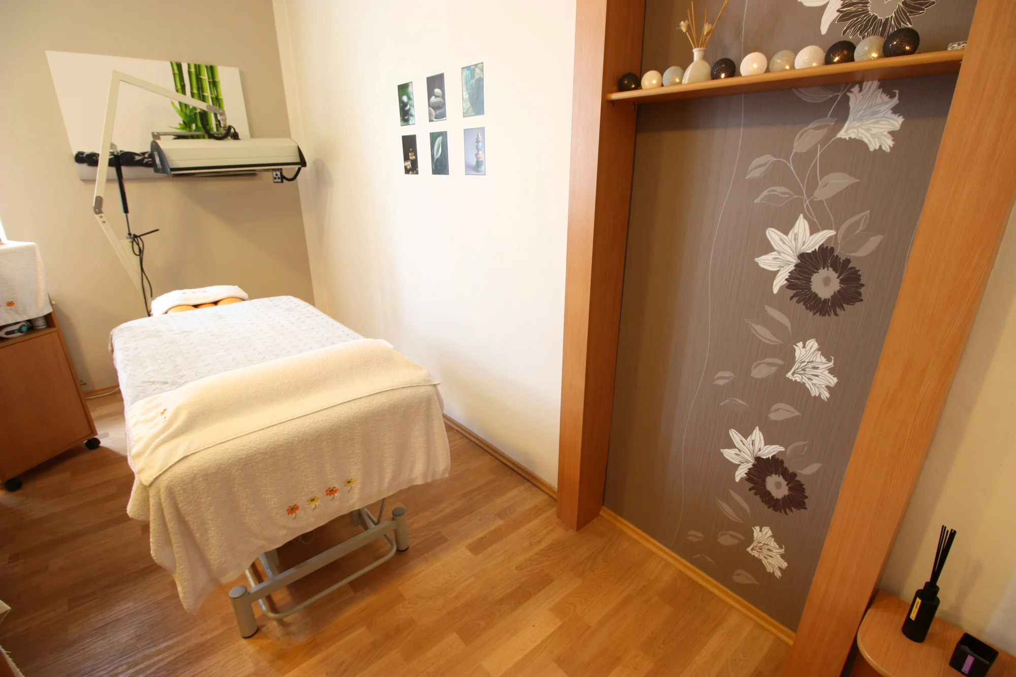 Čas jen a jen pro vás: liftingová masáž obličeje a třeba i aroma masáž zad, šíje a končetin