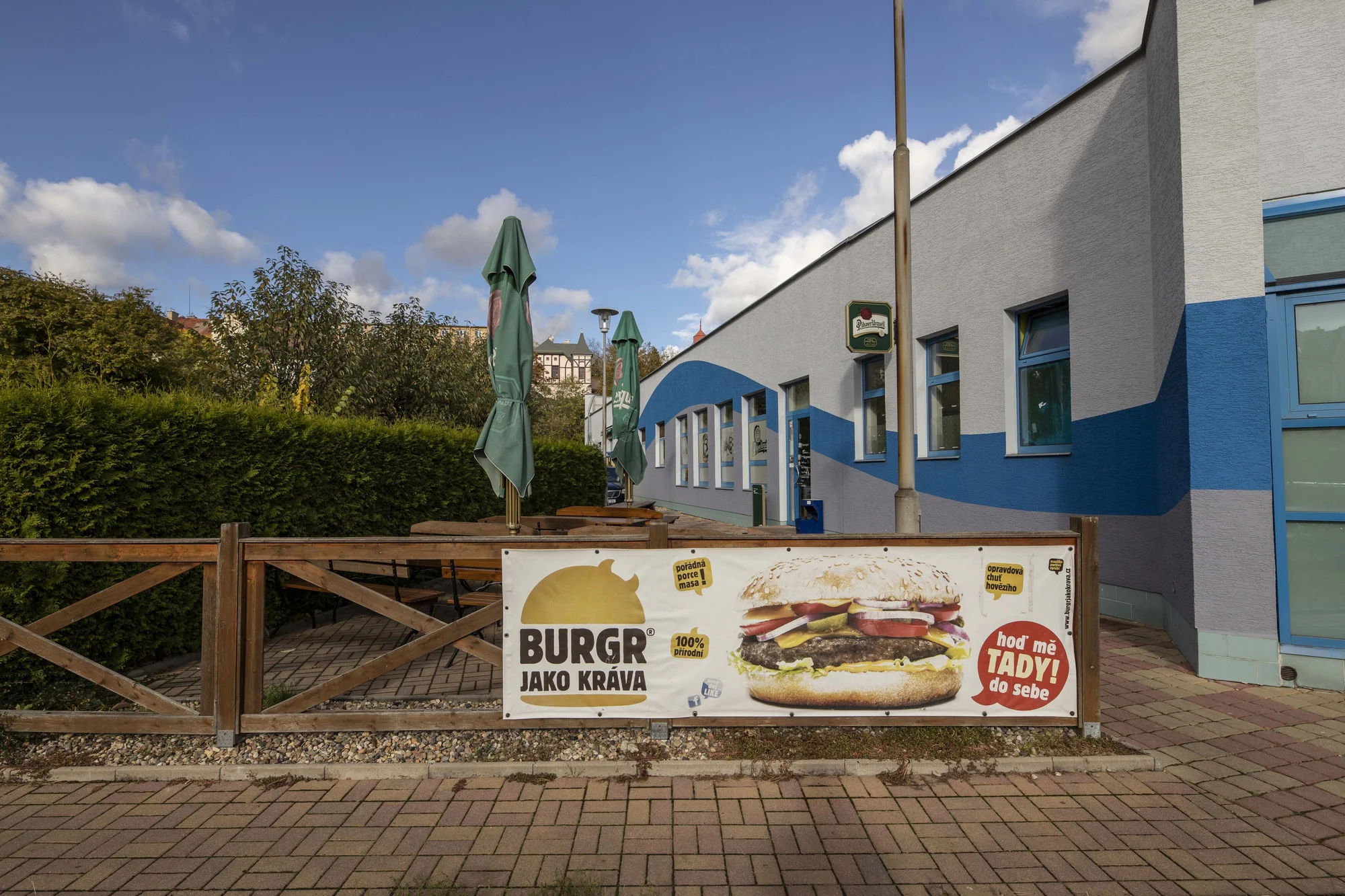 Dobře se najezte: 150g nebo 300g burger podle výběru a hranolky