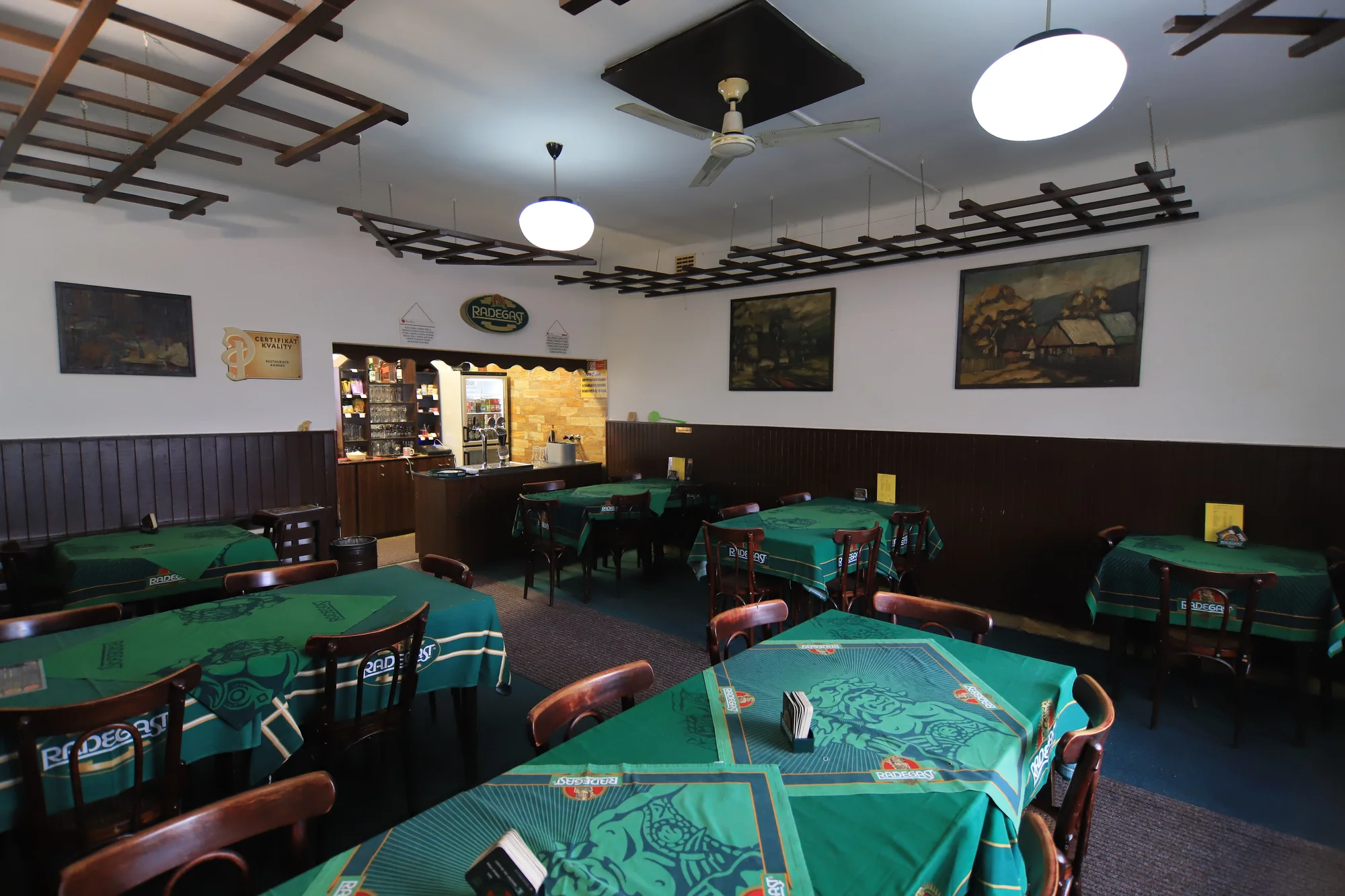 1 nebo 2 křupavé pizzy podle výběru z 8 druhů: možnost i rozvozu