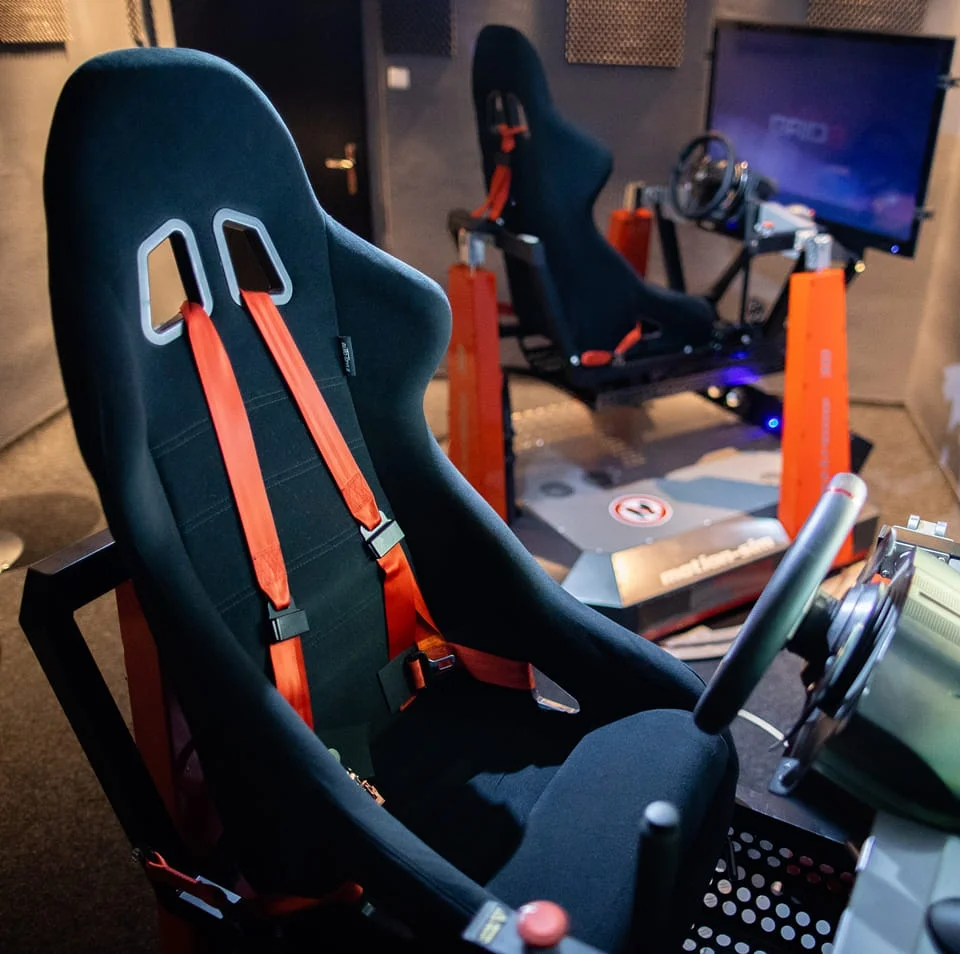 Zábava na profesionálním závodním simulátoru: 40 nebo 80 min.