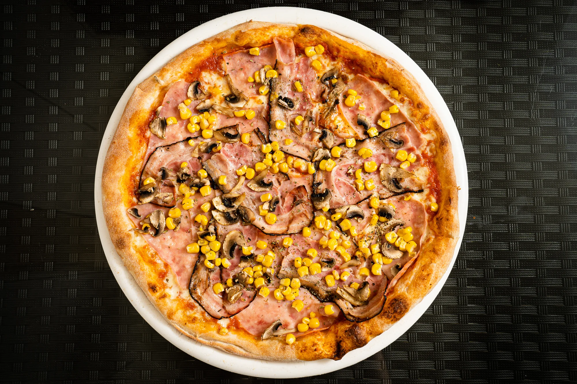 Dvě pizzy (ø 32 cm) dle výběru z mnoha druhů k odnosu s sebou