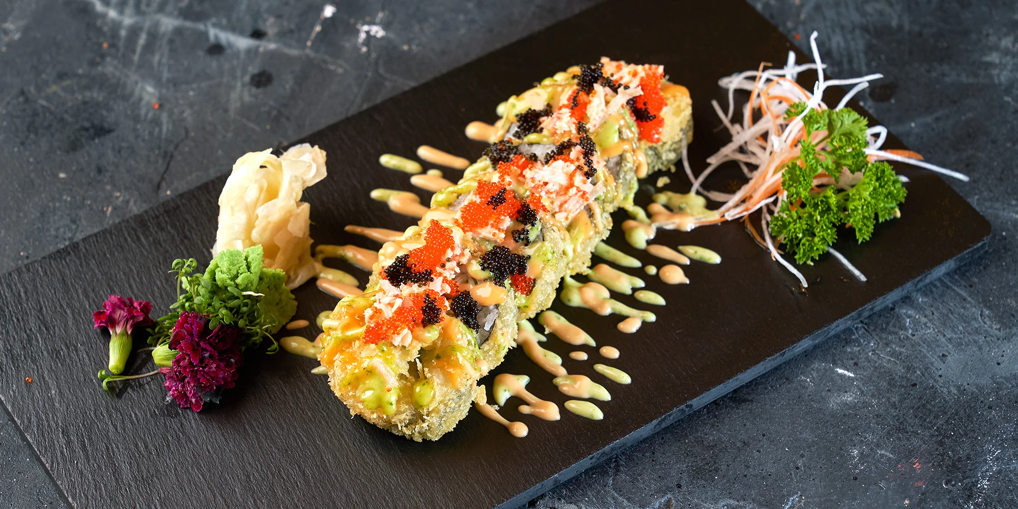 Sushi sety na Proseku: klasické i speciální rolky s avokádem, lososem či krevetou