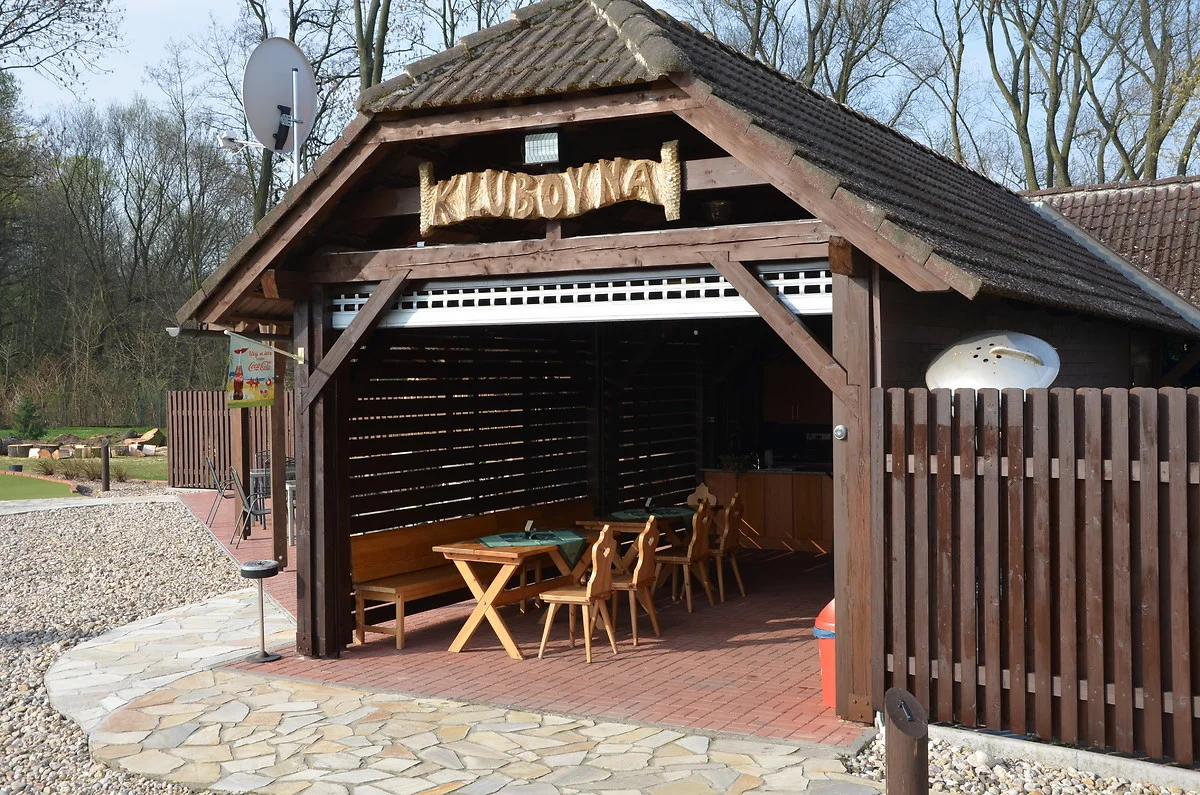 Venkovní adventure golf: hodinová zábava pro 2 dospělé i rodiny s dětmi