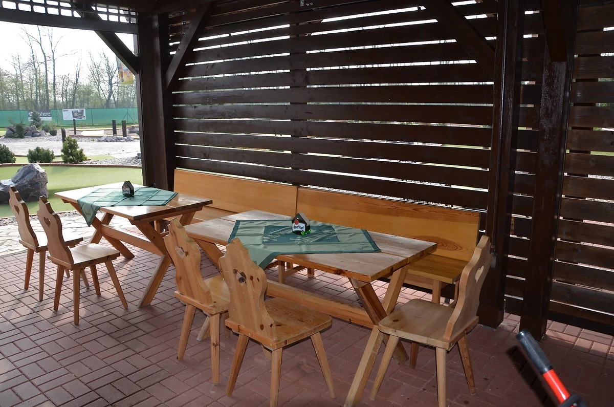 Venkovní adventure golf: hodinová zábava pro 2 dospělé i rodiny s dětmi