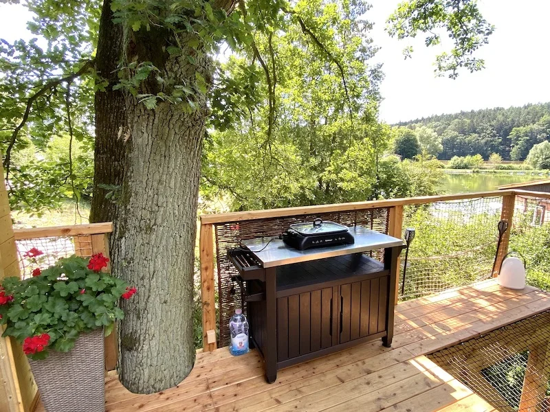 Netradiční dovolená v Českém ráji: treehouse pro pár i rodinu s půjčením loďky i možností snídaňového koše