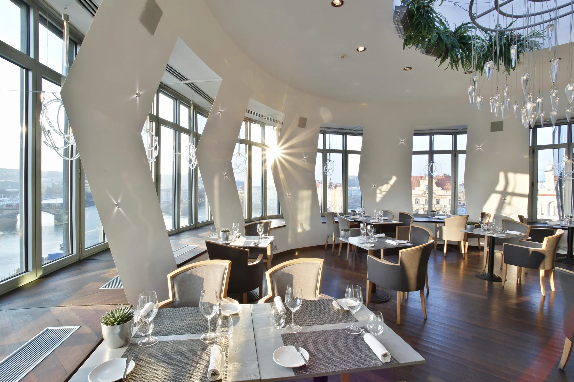 Čtyřchodové obědové menu v restauraci Ginger & Fred v Tančícím domě pro 1 nebo 2 osoby
