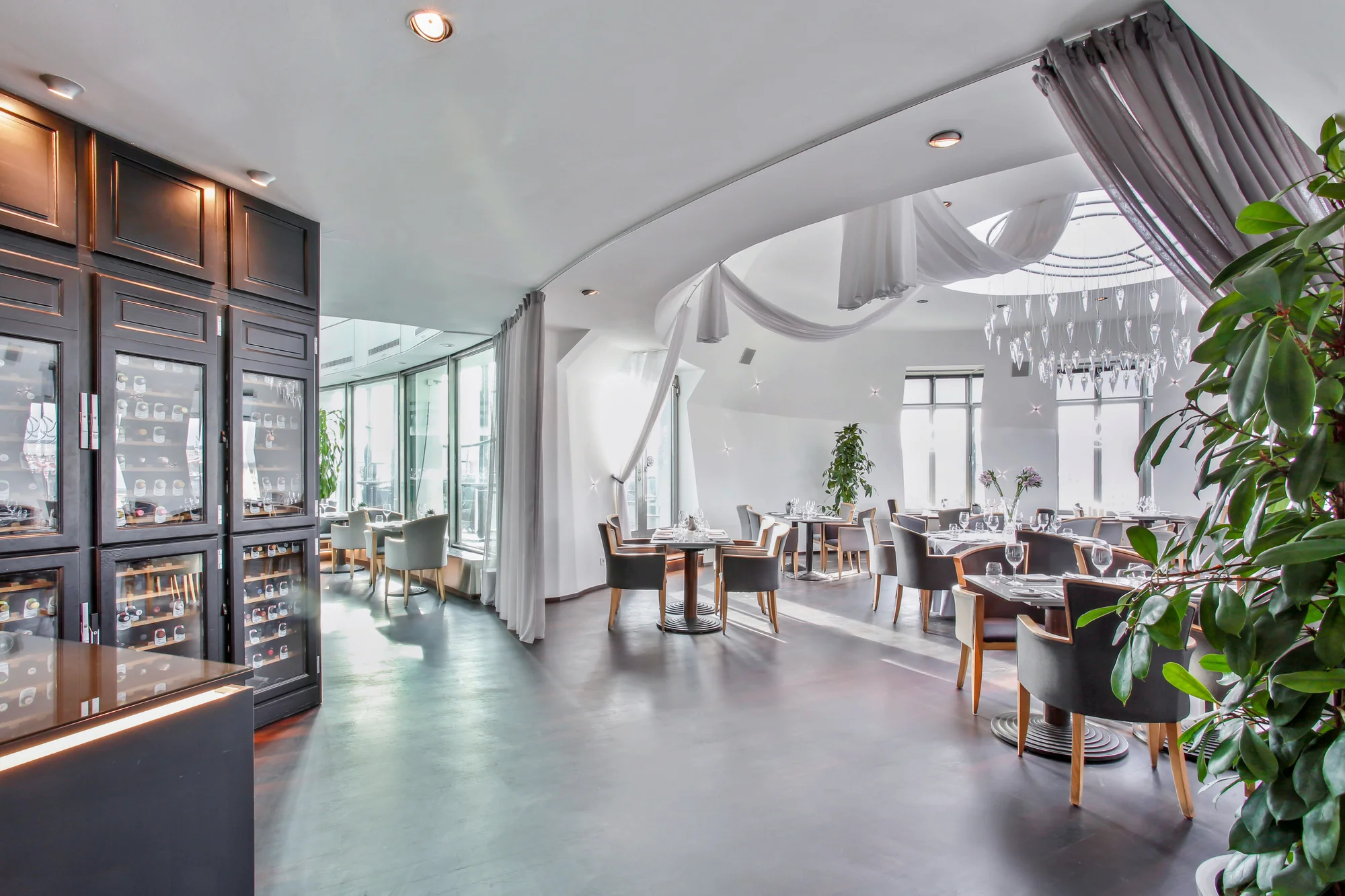 Čtyřchodové obědové menu v restauraci Ginger & Fred v Tančícím domě pro 1 nebo 2 osoby