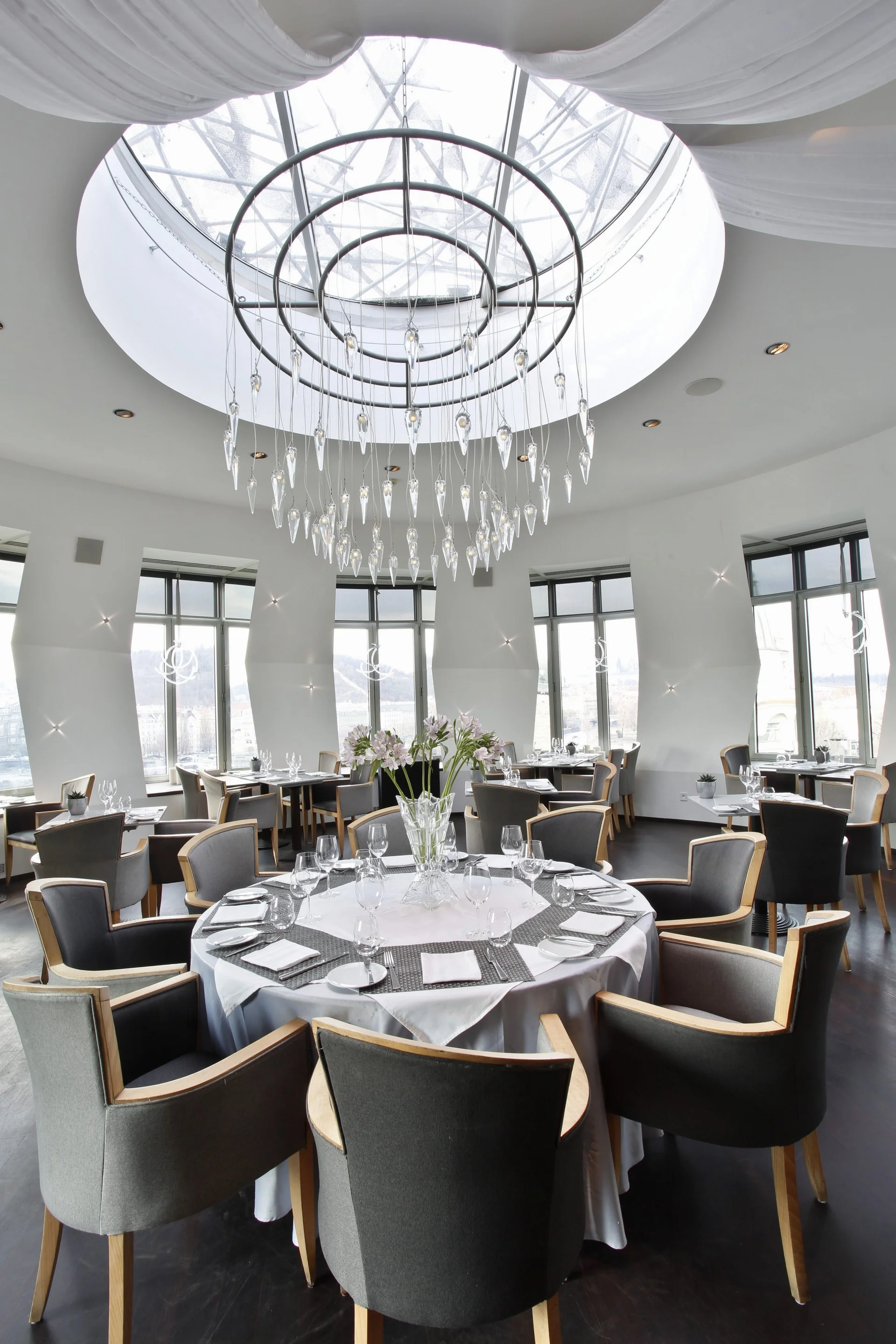 Čtyřchodové obědové menu v restauraci Ginger & Fred v Tančícím domě pro 1 nebo 2 osoby