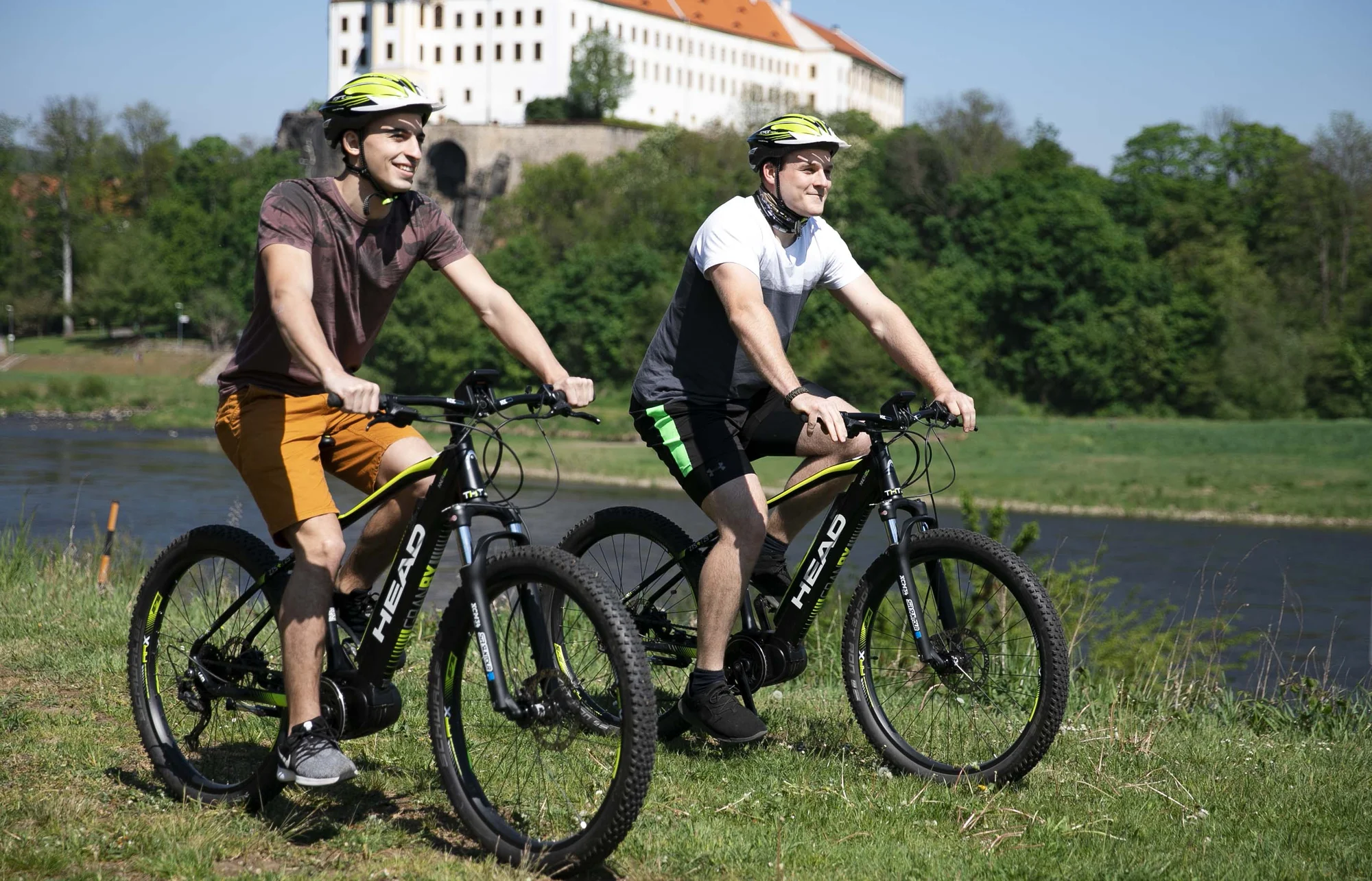 Výletujte aktivně: tandem kolo, koloběžky či via ferrata