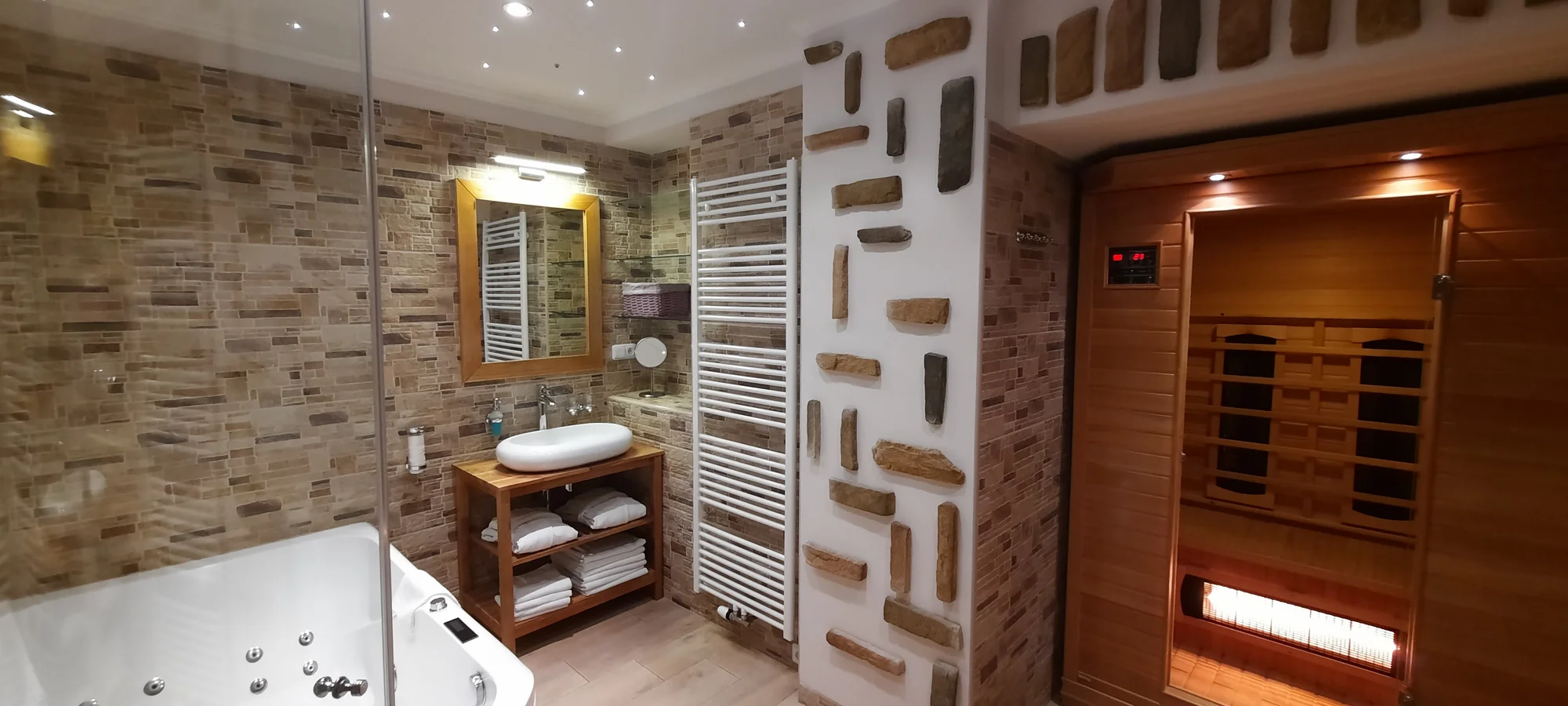 Romantický pobyt v Praze se snídaní, proseccem a privátním wellness na pokoji