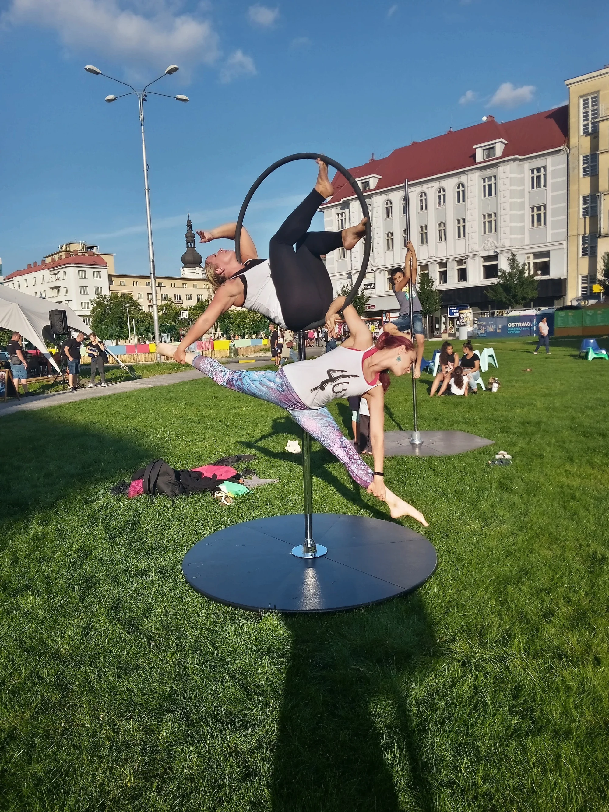 Jednorázový vstup i permanentky na taneční lekce: vzdušná akrobacie, pole dance a orientální tance