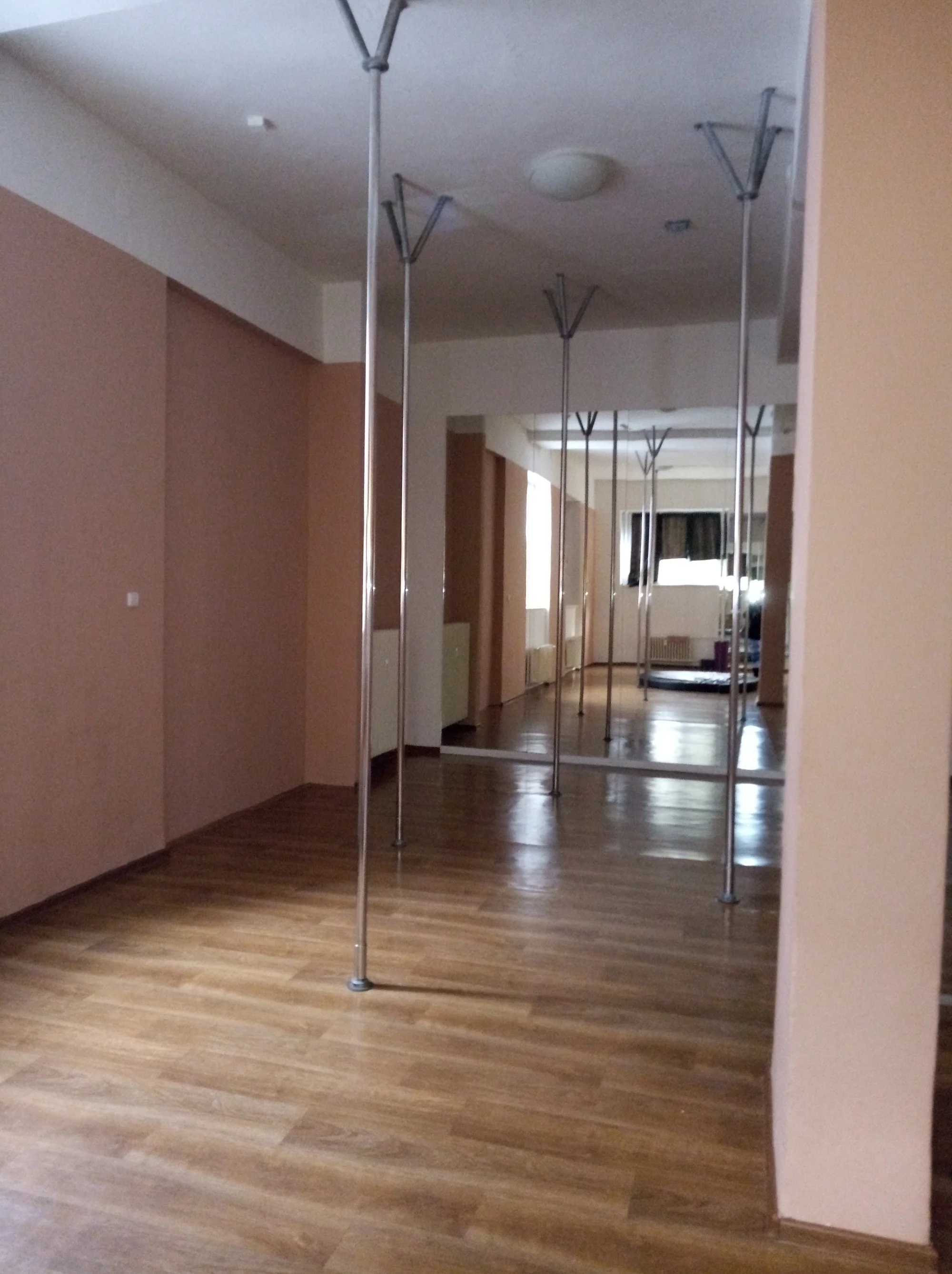 Jednorázový vstup i permanentky na lekce dle výběru: posilování či fit and stretch