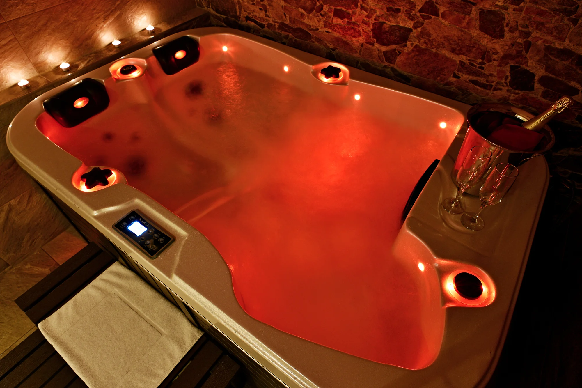 Privátní wellness se saunou, pizzou a billiardem pro 2 osoby: 1–3 hod