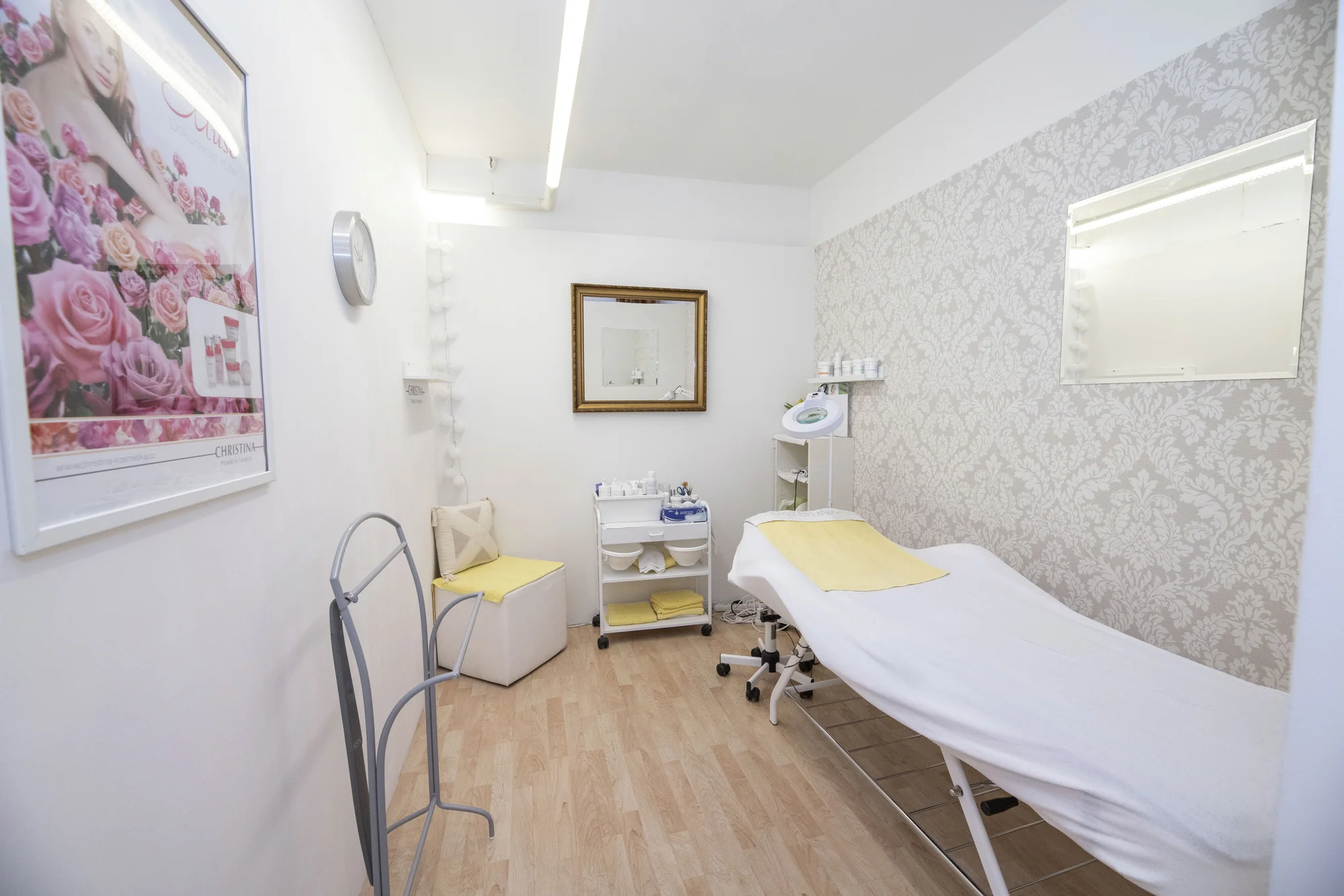 Kosmetické ošetření Unstress s liftingovou masáží v Karlíně
