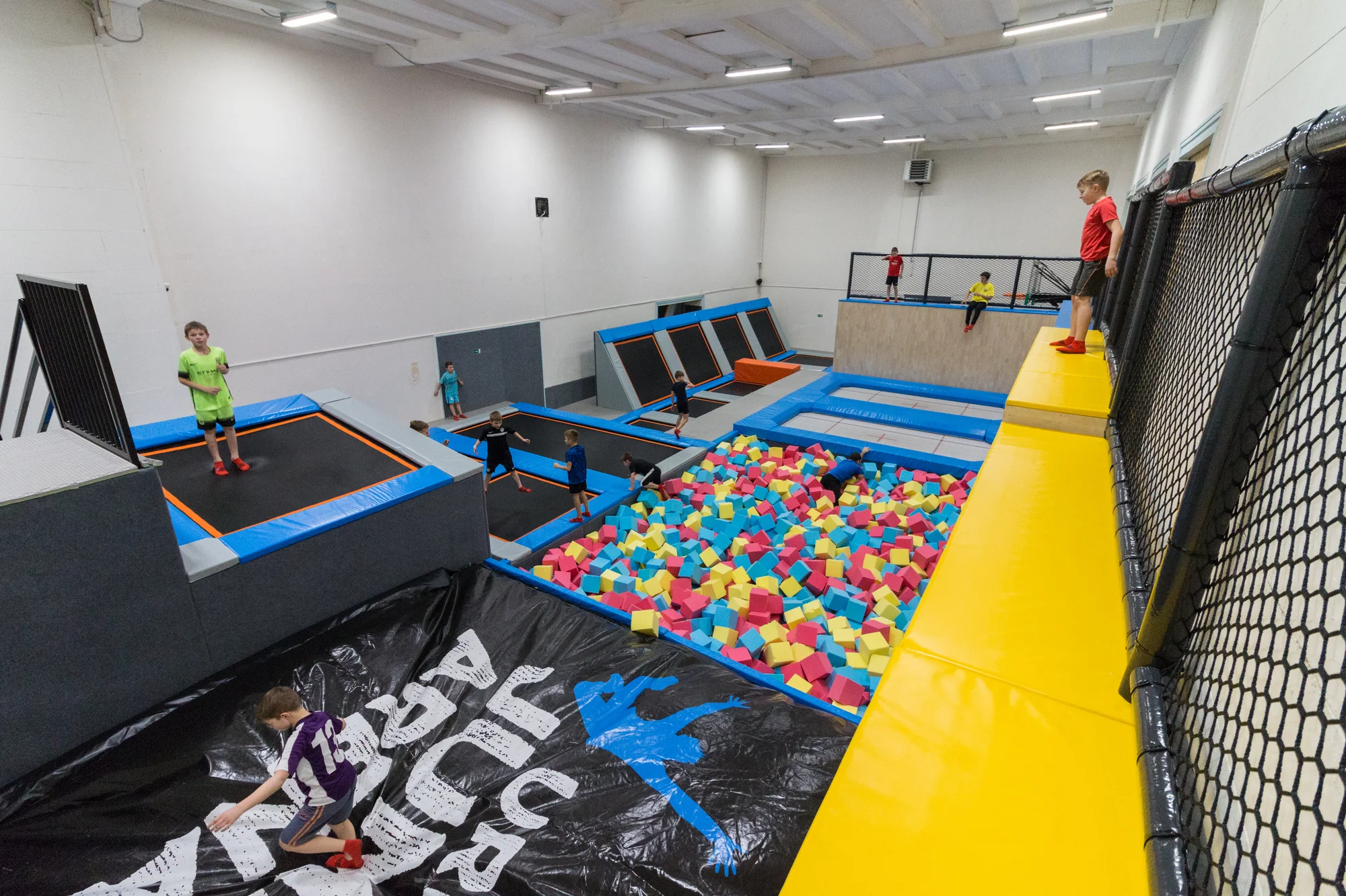 Pojďte si zaskákat: 75min. vstup nebo narozeninová oslava v liberecké Urban Jump Aréně