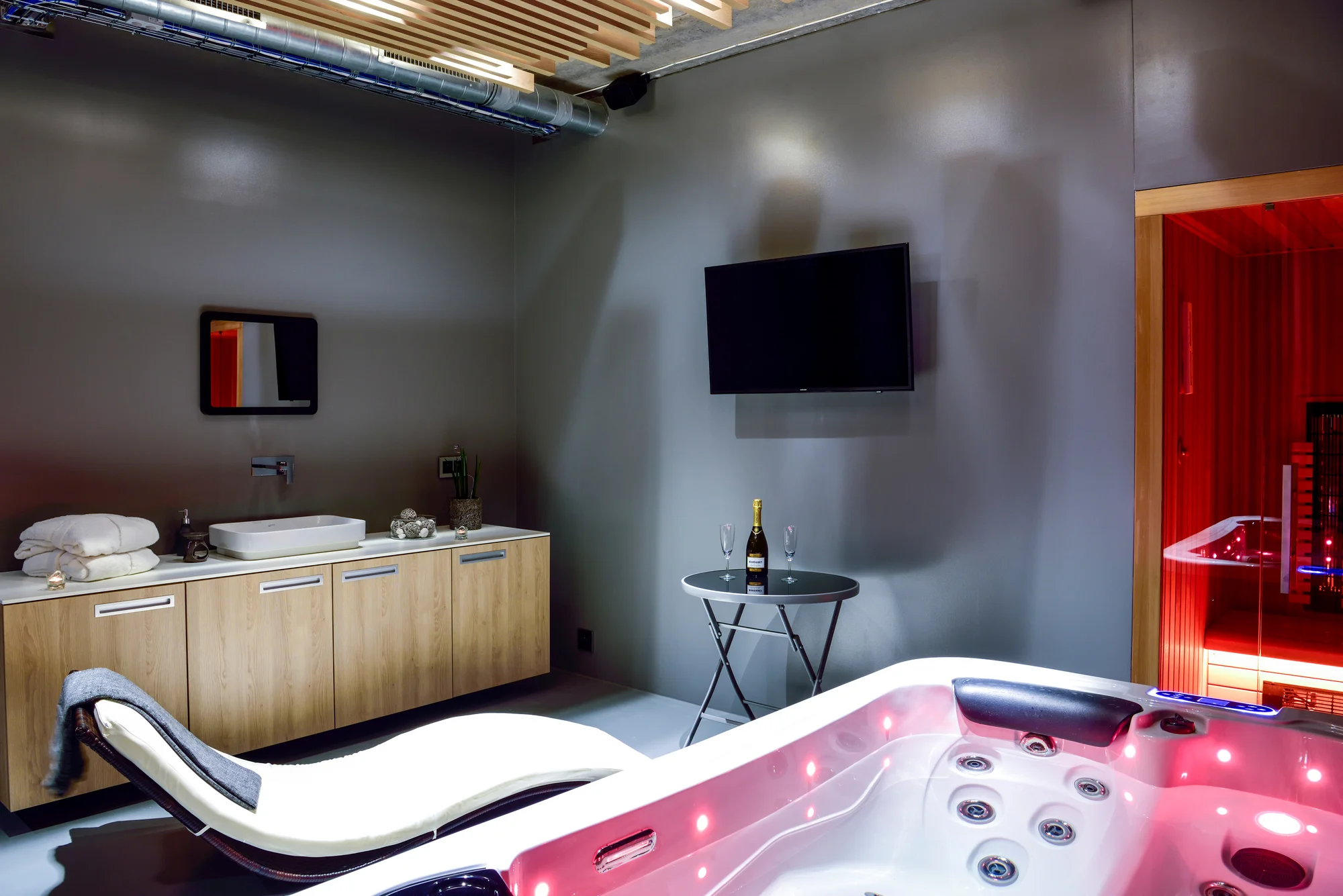 60–120 minut v privátním Luxury Spa s vířivkou, infrasaunou, saunovým světem i občerstvením