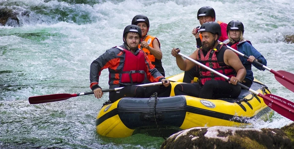 Adrenalin na řece: rafting, kajaky a kanoe v Rakousku s veškerým vybavením a možností dopravy i ubytováním