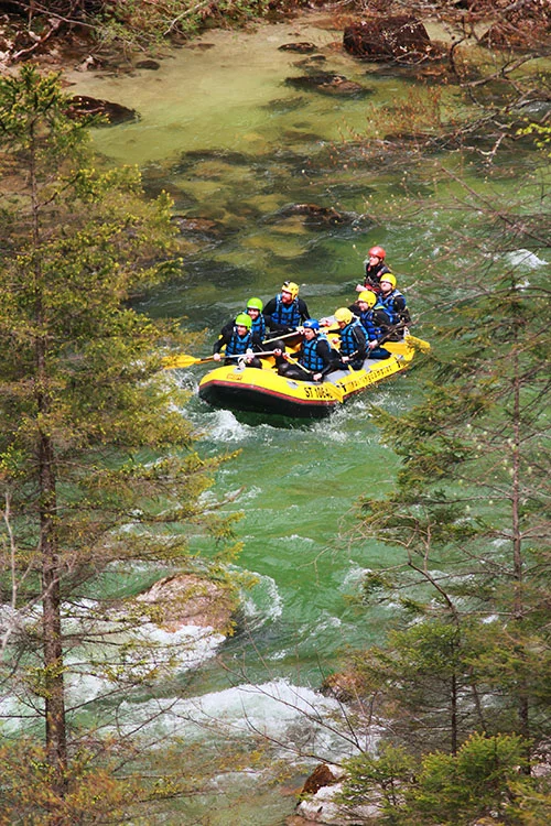 Adrenalin na řece: rafting, kajaky a kanoe v Rakousku s veškerým vybavením a možností dopravy i ubytováním
