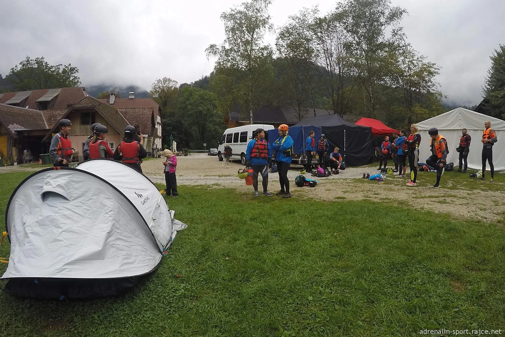 Adrenalin na řece: rafting, kajaky a kanoe v Rakousku s veškerým vybavením a možností dopravy i ubytováním