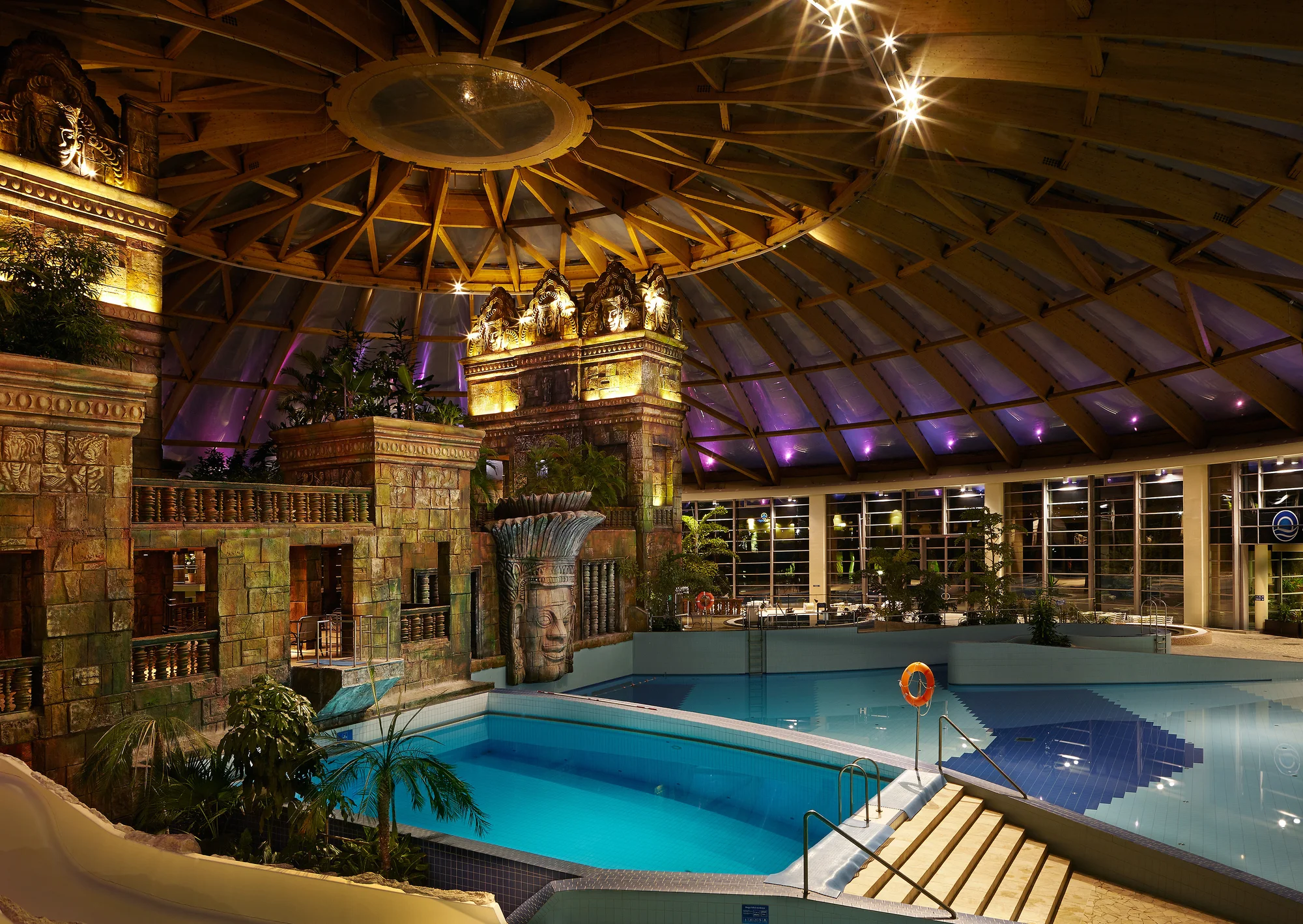 Relax v Budapešti: 4*S hotel, polopenze, obří aquapark a wellness neomezeně, 2 děti až do 13,9 let zdarma