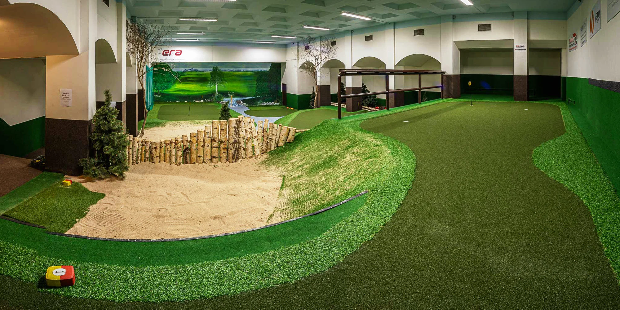 Vstupy na indoor golf pro začátečníky i pokročilé: simulátor, hřiště i tréninkové odpaliště na 1-2 hod.
