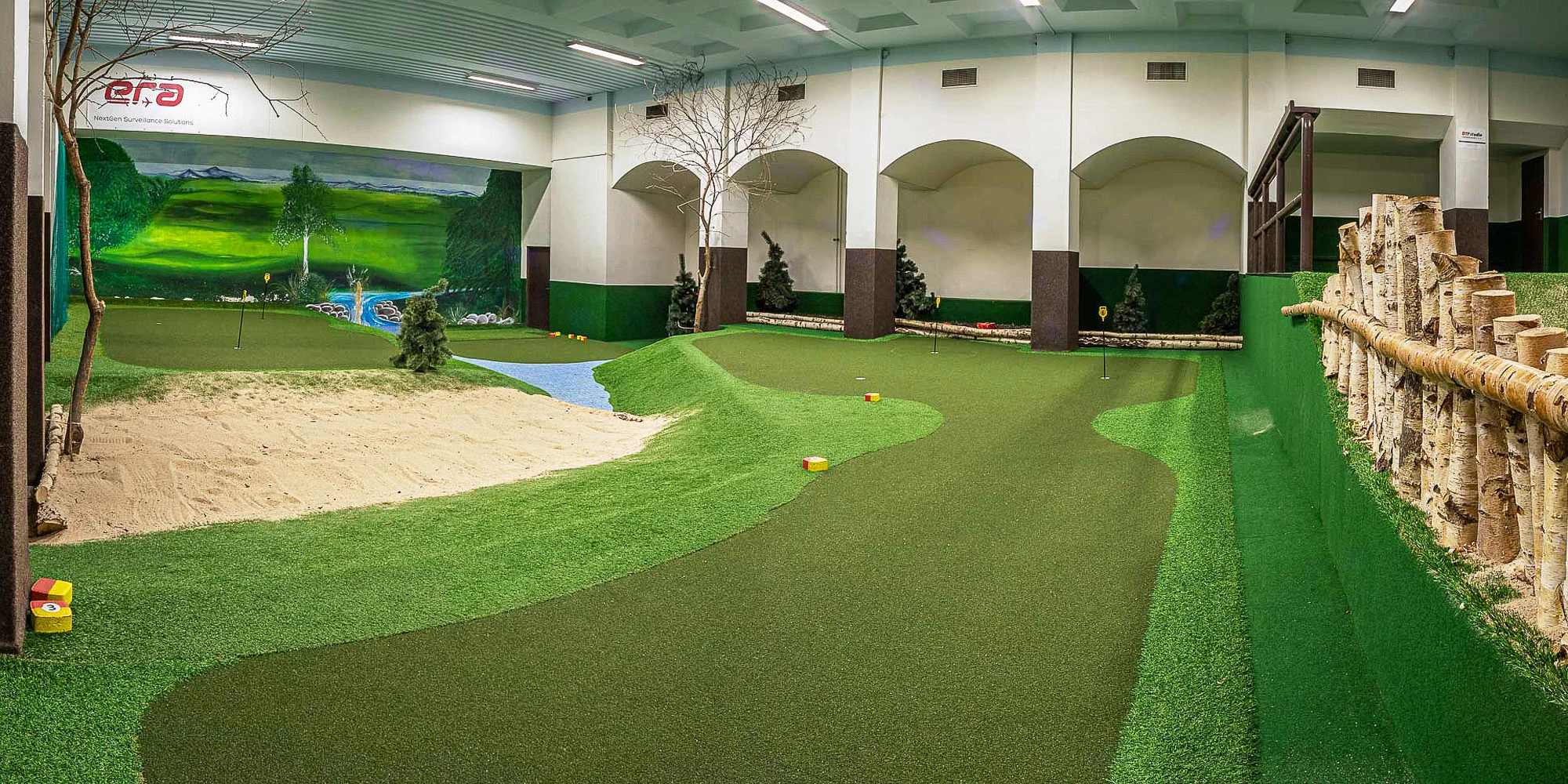 Vstupy na indoor golf pro začátečníky i pokročilé: simulátor, hřiště i tréninkové odpaliště na 1-2 hod.