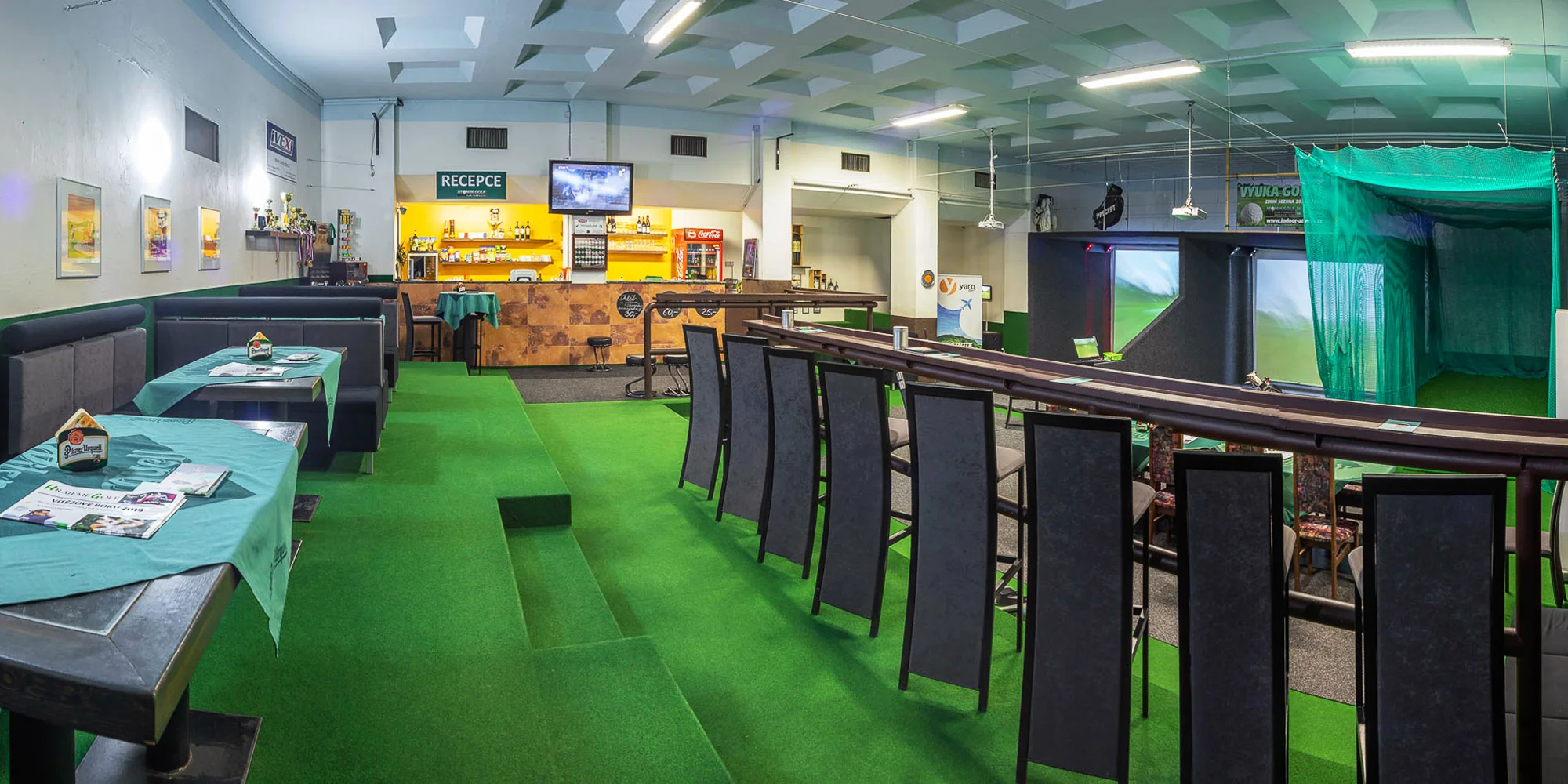 Vstupy na indoor golf pro začátečníky i pokročilé: simulátor, hřiště i tréninkové odpaliště na 1-2 hod.