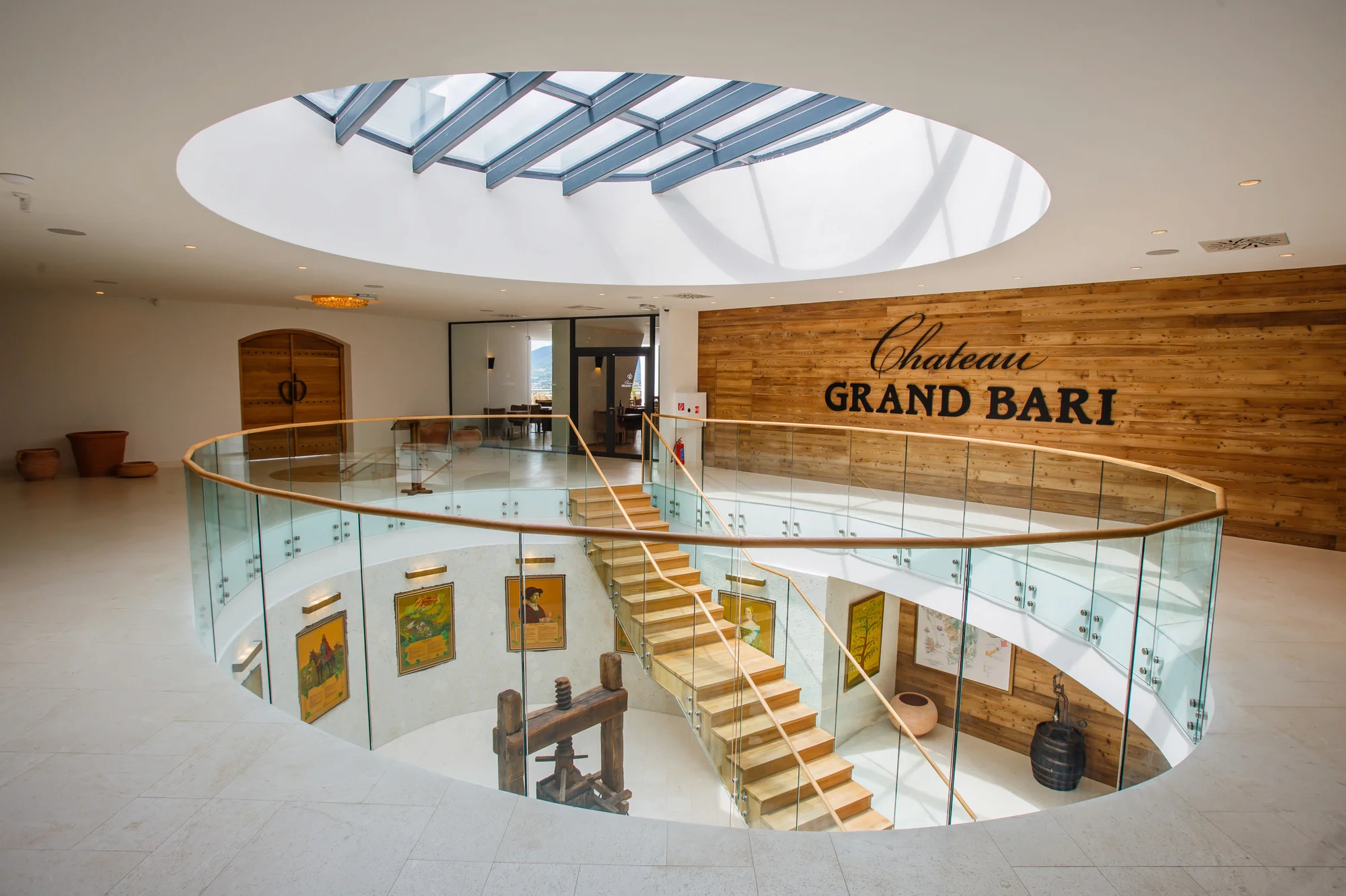 Vinařský unikát na Tokaji: jedinečné ubytování v Chateau Grand Bari se snídaní i degustací