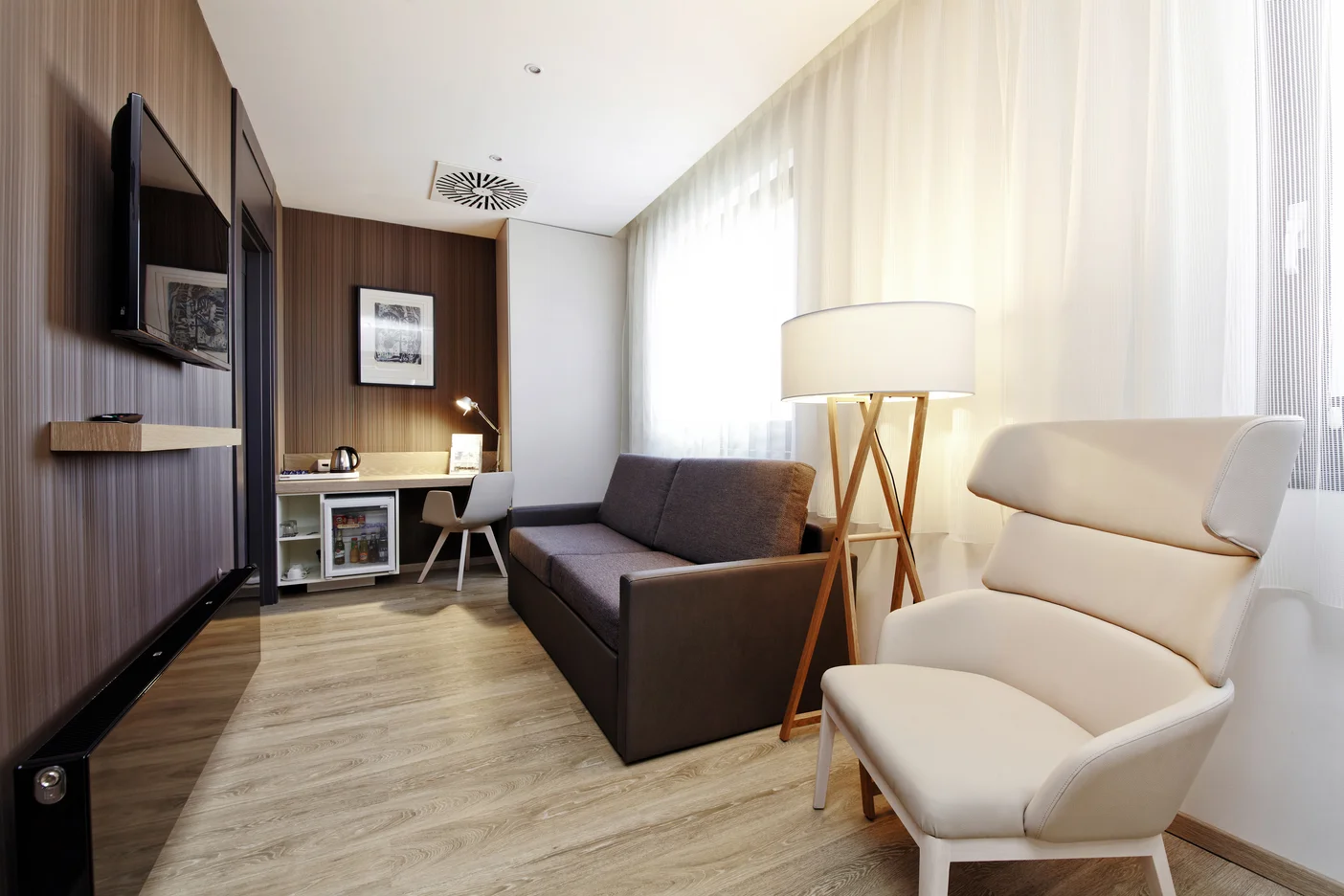 4* luxus v Praze pro pár i rodinu: snídaně či polopenze a moderní pokoje, do konce srpna možnost parkování zdarma