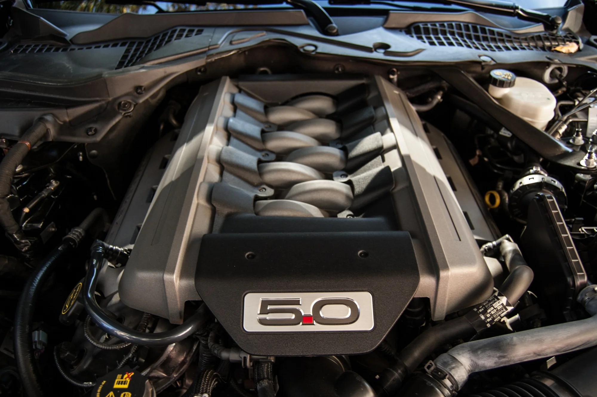 Usedněte za volant supersportu: nabušený Ford Mustang GT 5.0
