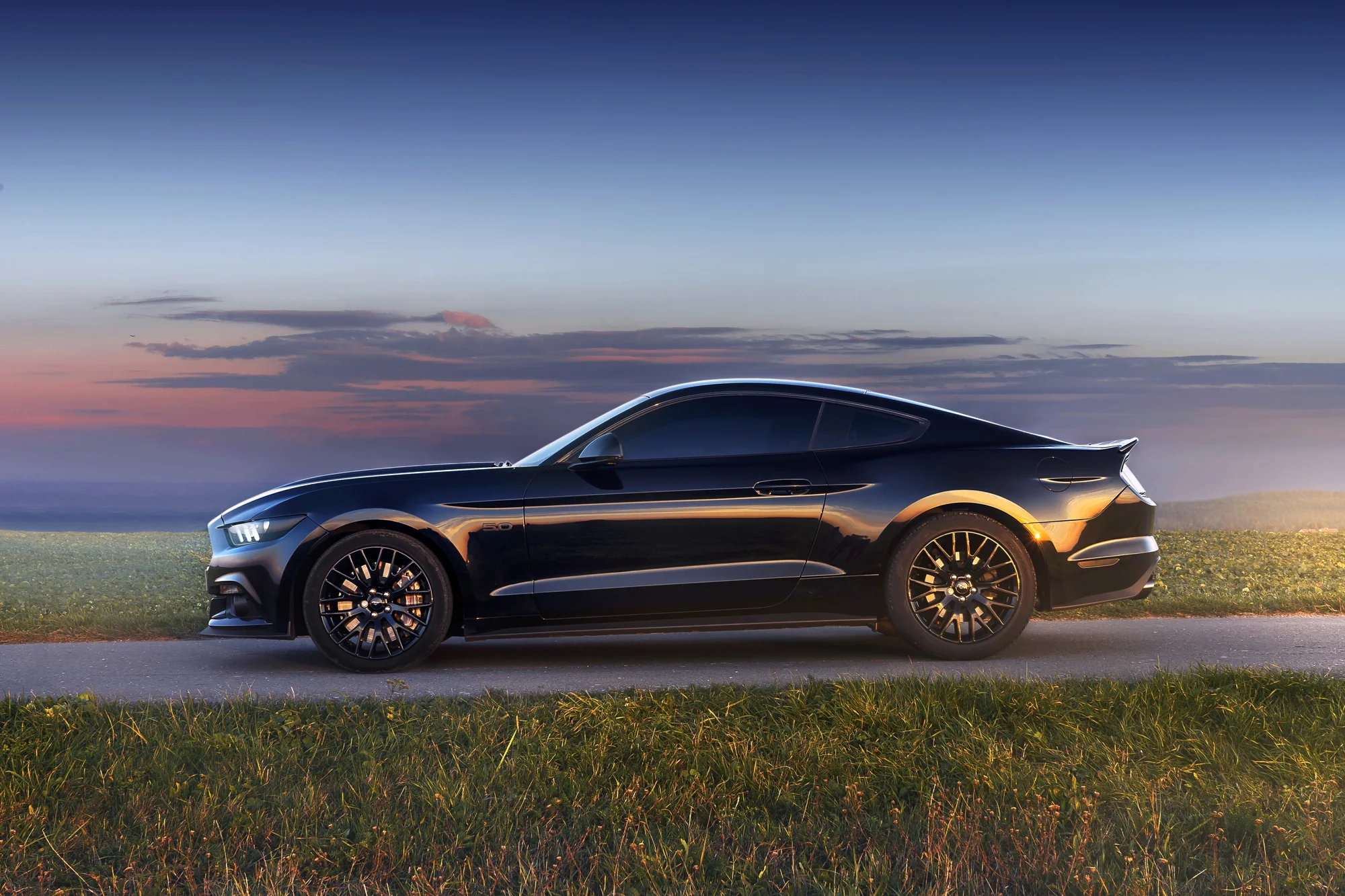Usedněte za volant supersportu: nabušený Ford Mustang GT 5.0