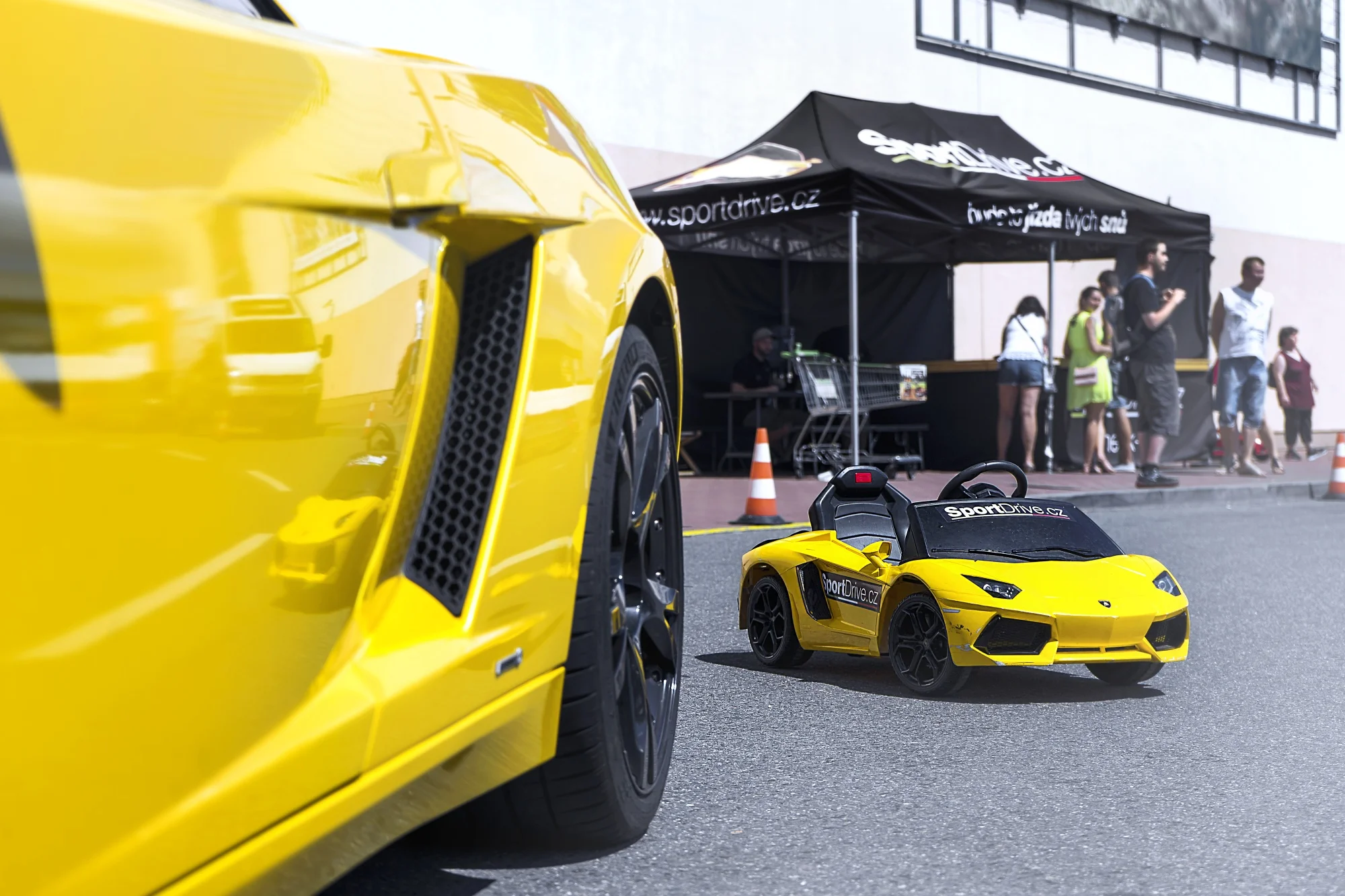 Ovládněte supersport: Ferrari California T nebo Lamborghini Gallardo na 15–40 minut řízení