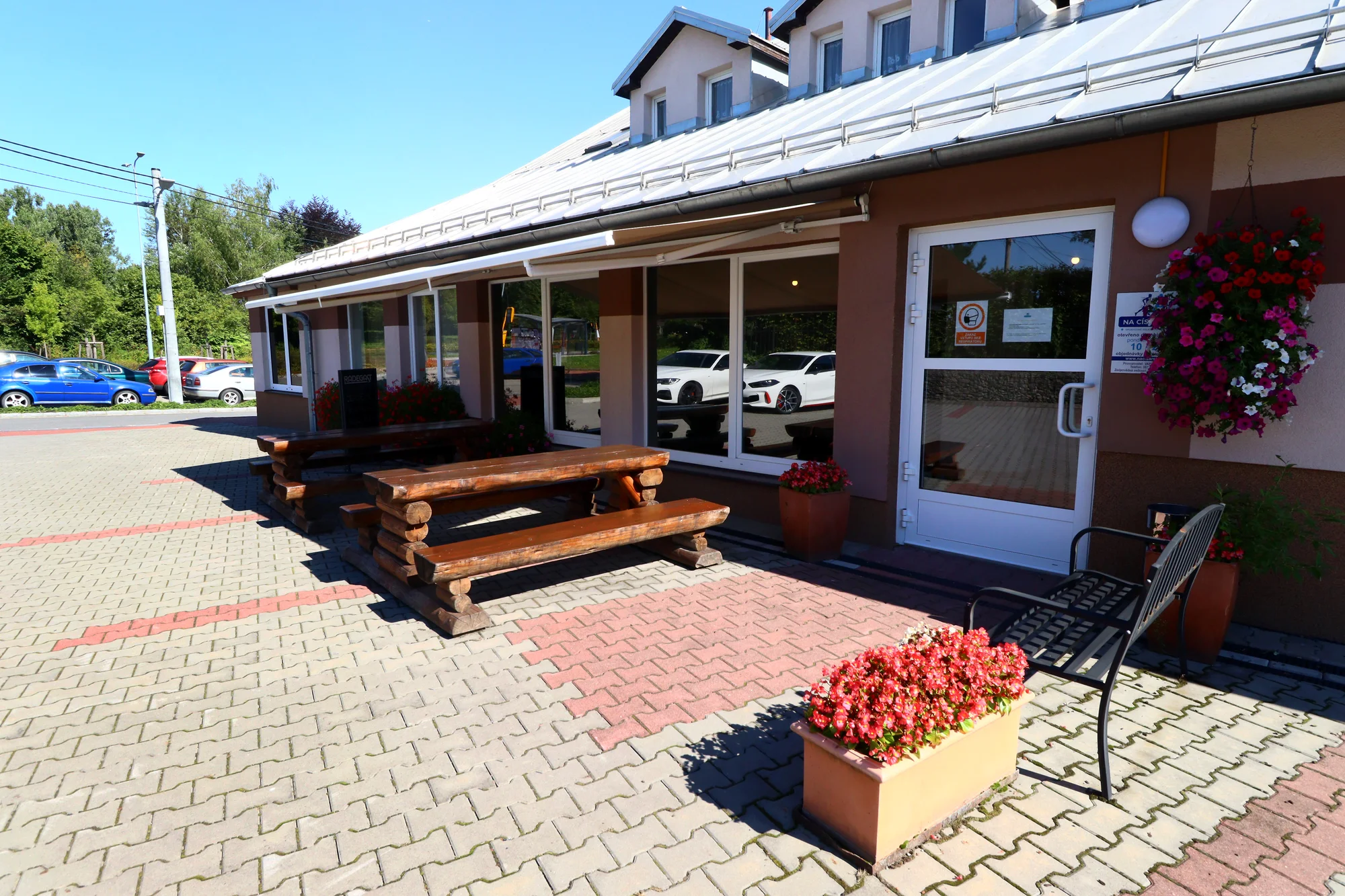 120 nebo 180 min. v privátním wellness pokoji i s občerstvením a sektem až pro 6 osob