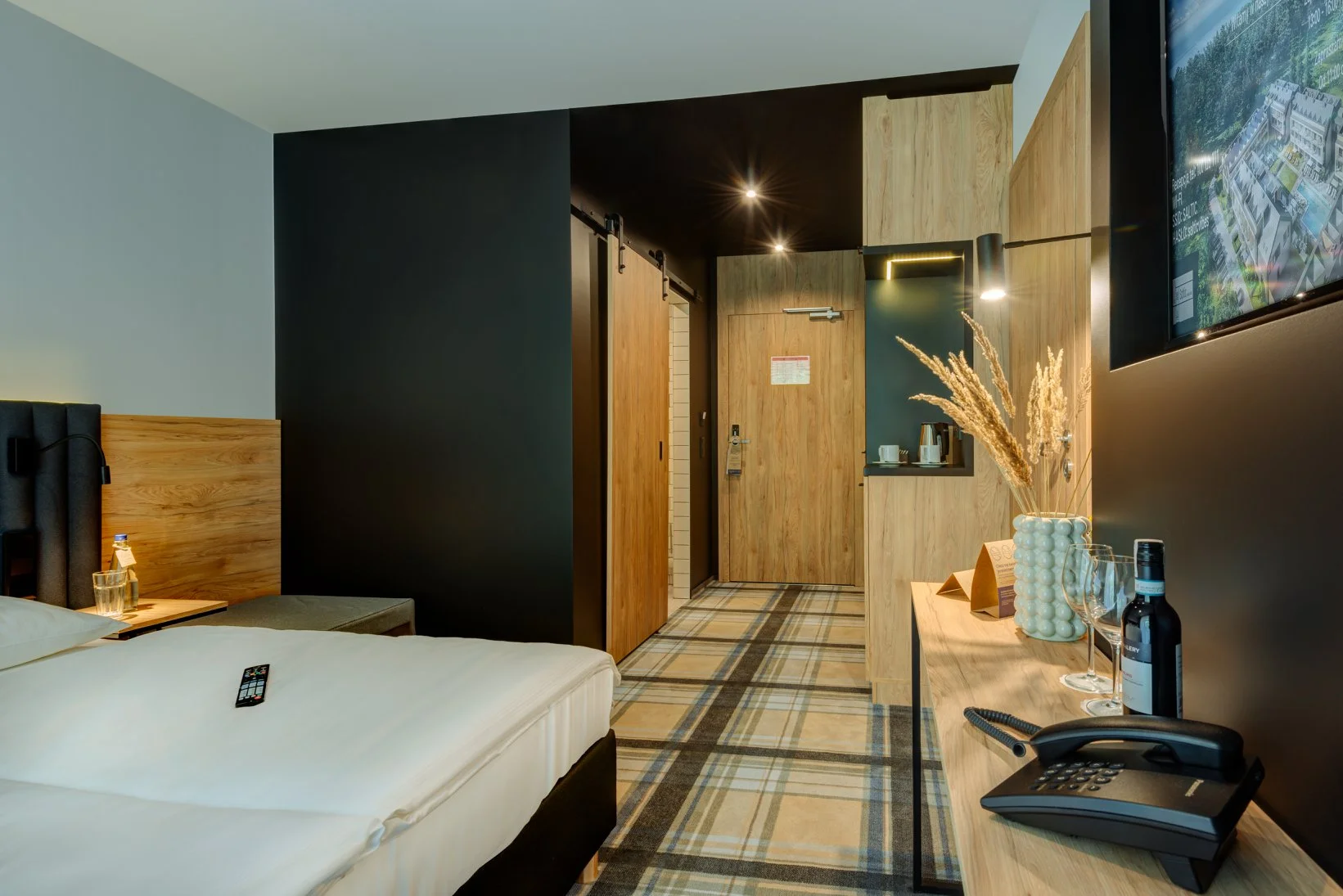 Dovolená u Baltu pro páry i rodiny: moderní resort s wellness, bazénem a jídlem, 5 min. od pláže