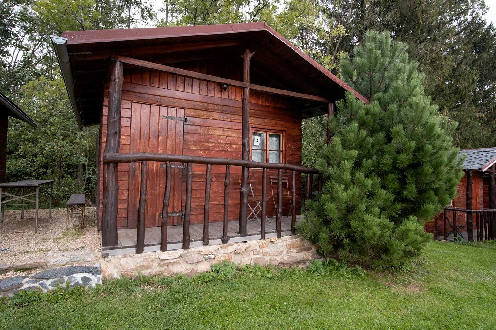 Pohoda v chatkách u Jeseníku se snídaní: areál s hromadou vyžití pro děti i dospělé