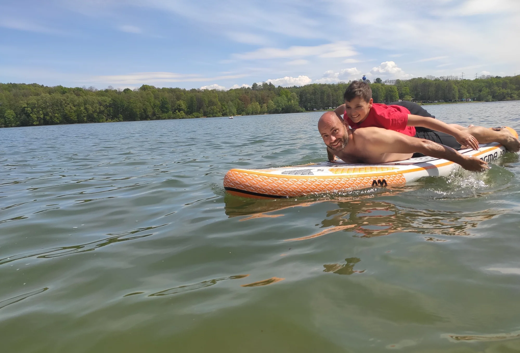 Zapůjčení paddleboardu na Žermanické přehradě pro 1 i 2 osoby na 2 hodiny