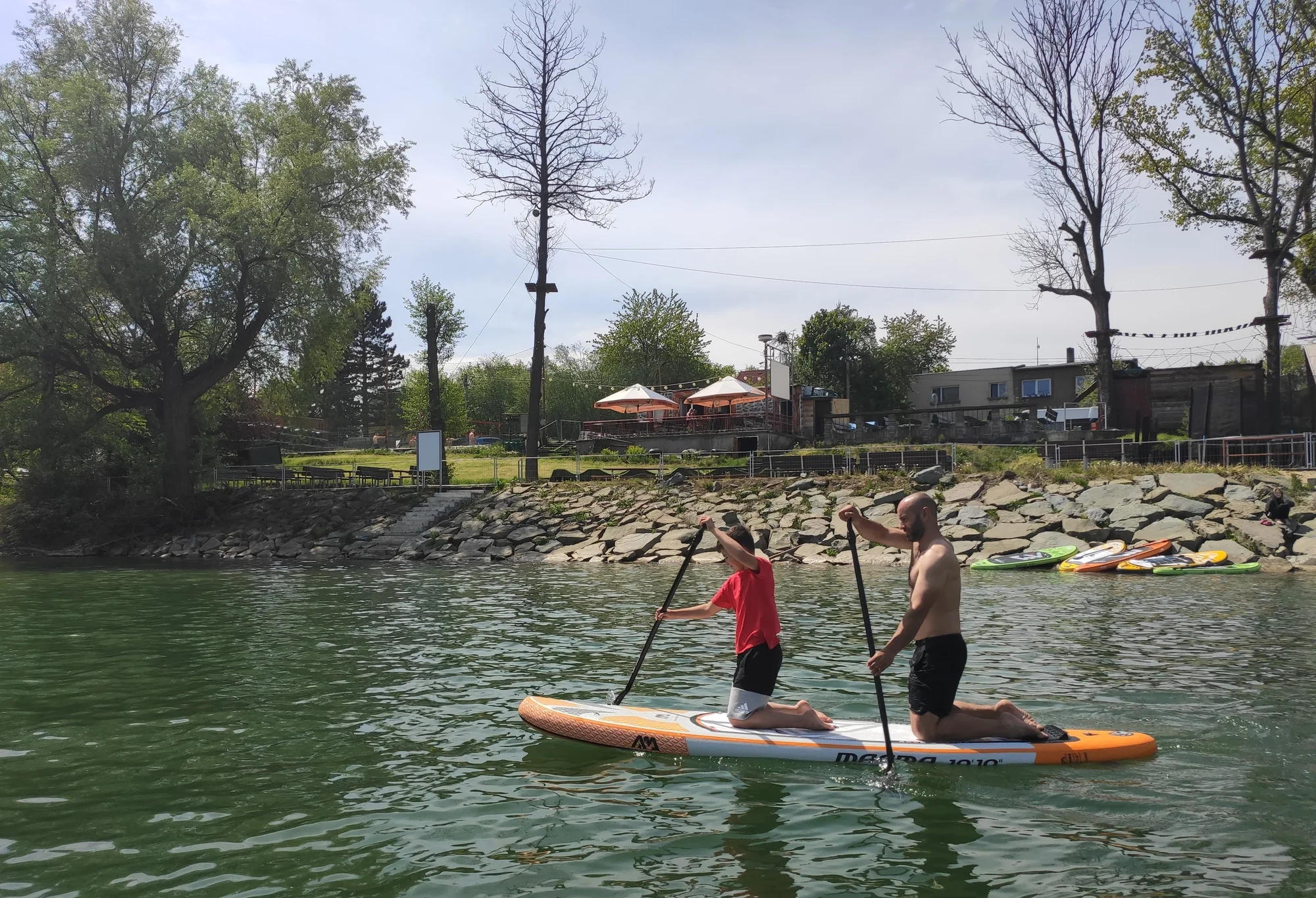 Zapůjčení paddleboardu na Žermanické přehradě pro 1 i 2 osoby na 2 hodiny