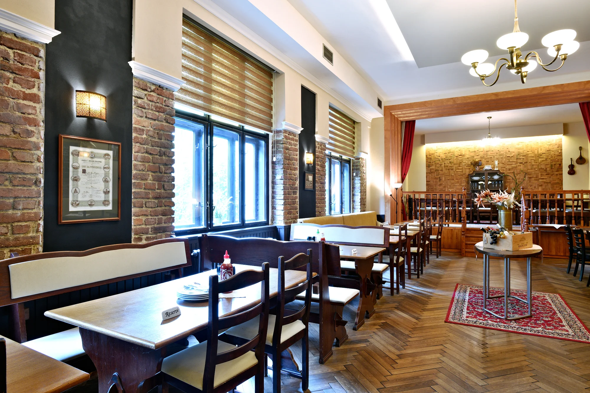 Steakové menu pro 2 nebo 4 osoby: argentinské hovězí, panenka, kuřecí, krkovice, 2 přílohy i 3 dipy