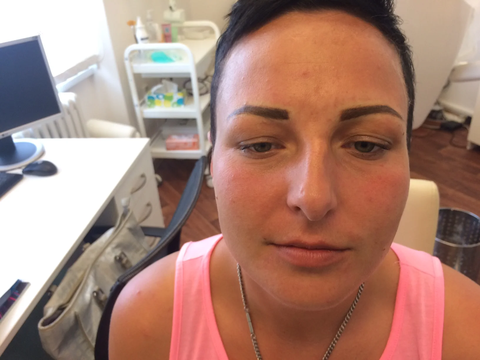 Permanentní make-up: horní i dolní oční linky, pudrové obočí, microblading či rty