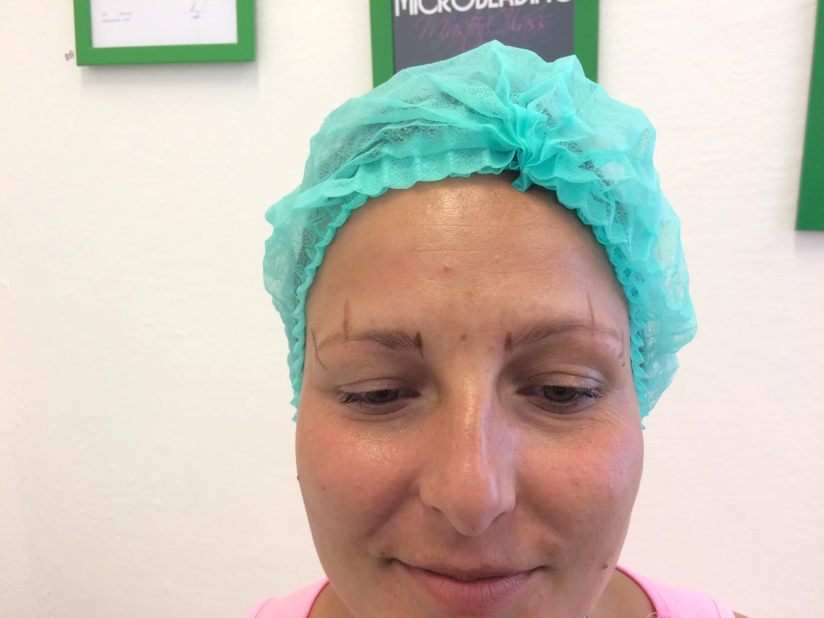 Permanentní make-up: horní i dolní oční linky, pudrové obočí, microblading či rty