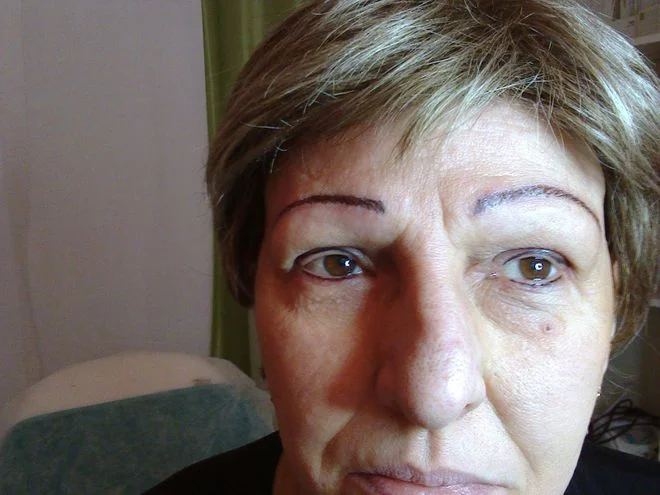 Permanentní make-up: horní i dolní oční linky, pudrové obočí, microblading či rty