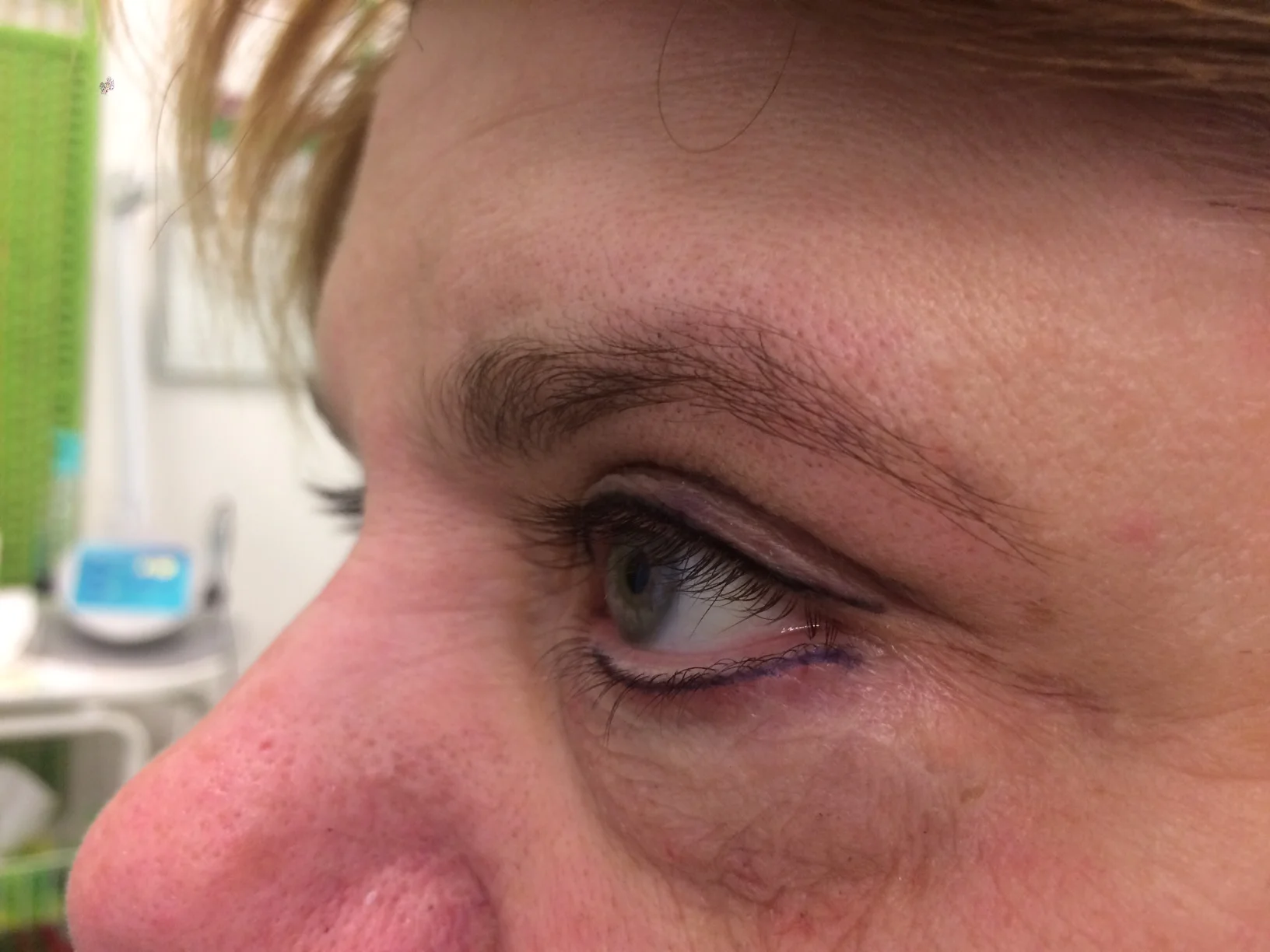 Permanentní make-up: horní i dolní oční linky, pudrové obočí, microblading či rty