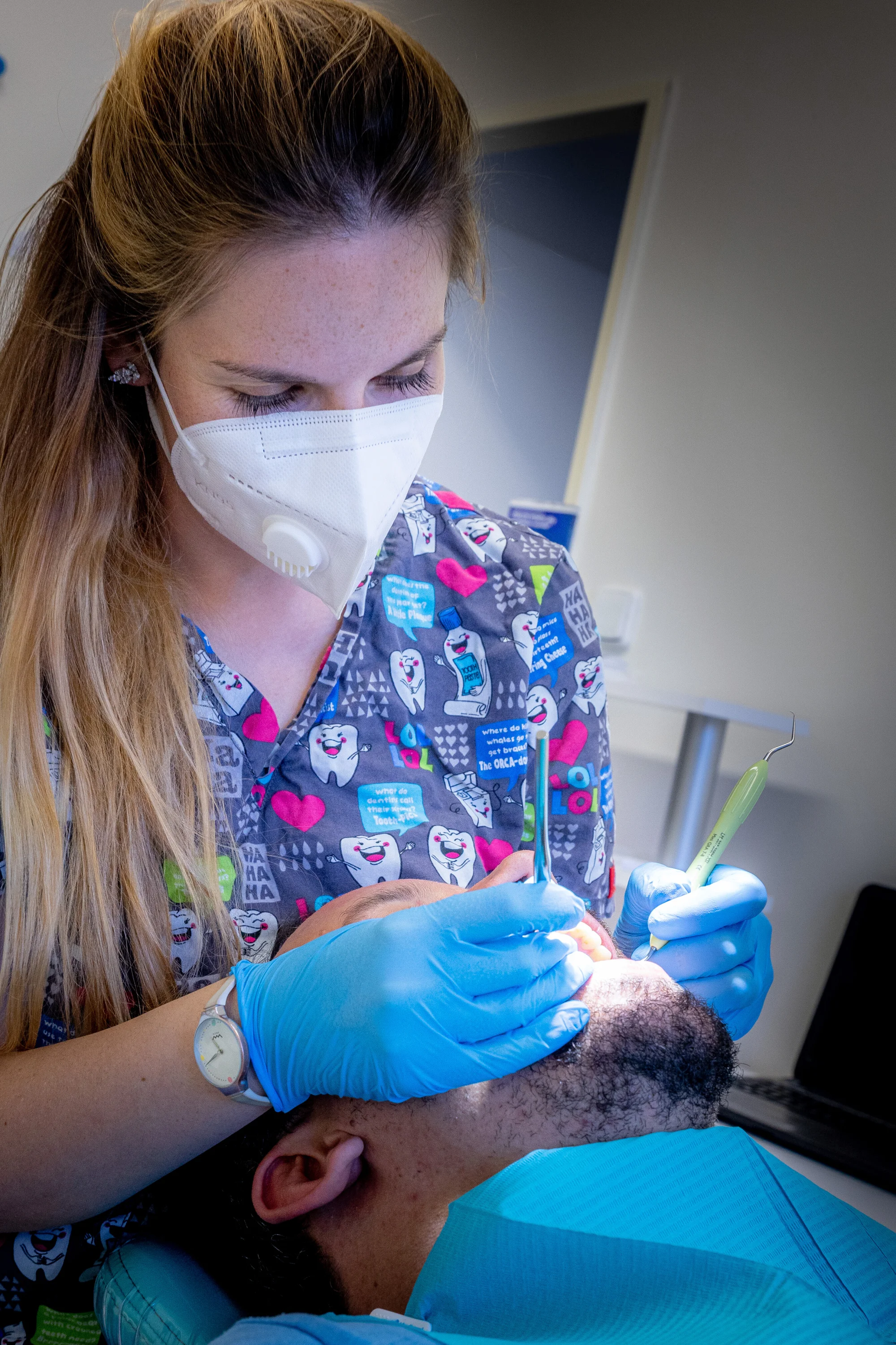 Dentální hygiena bez obav: kompletní péče včetně airflow pro dospělé i děti